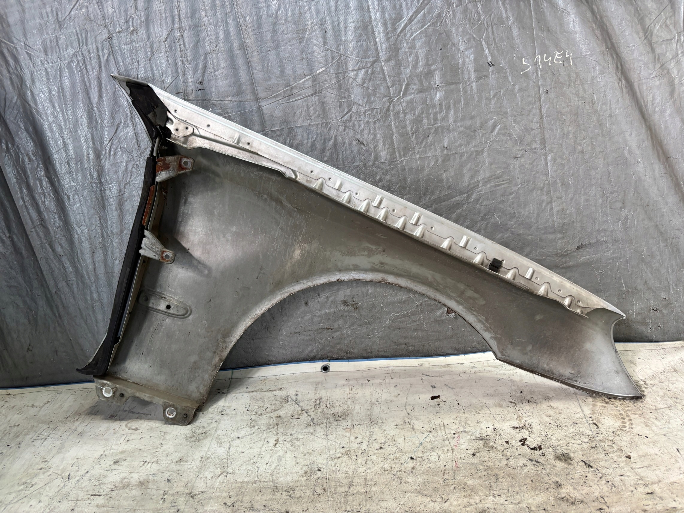 fender left front Mercedes W211 k: 744