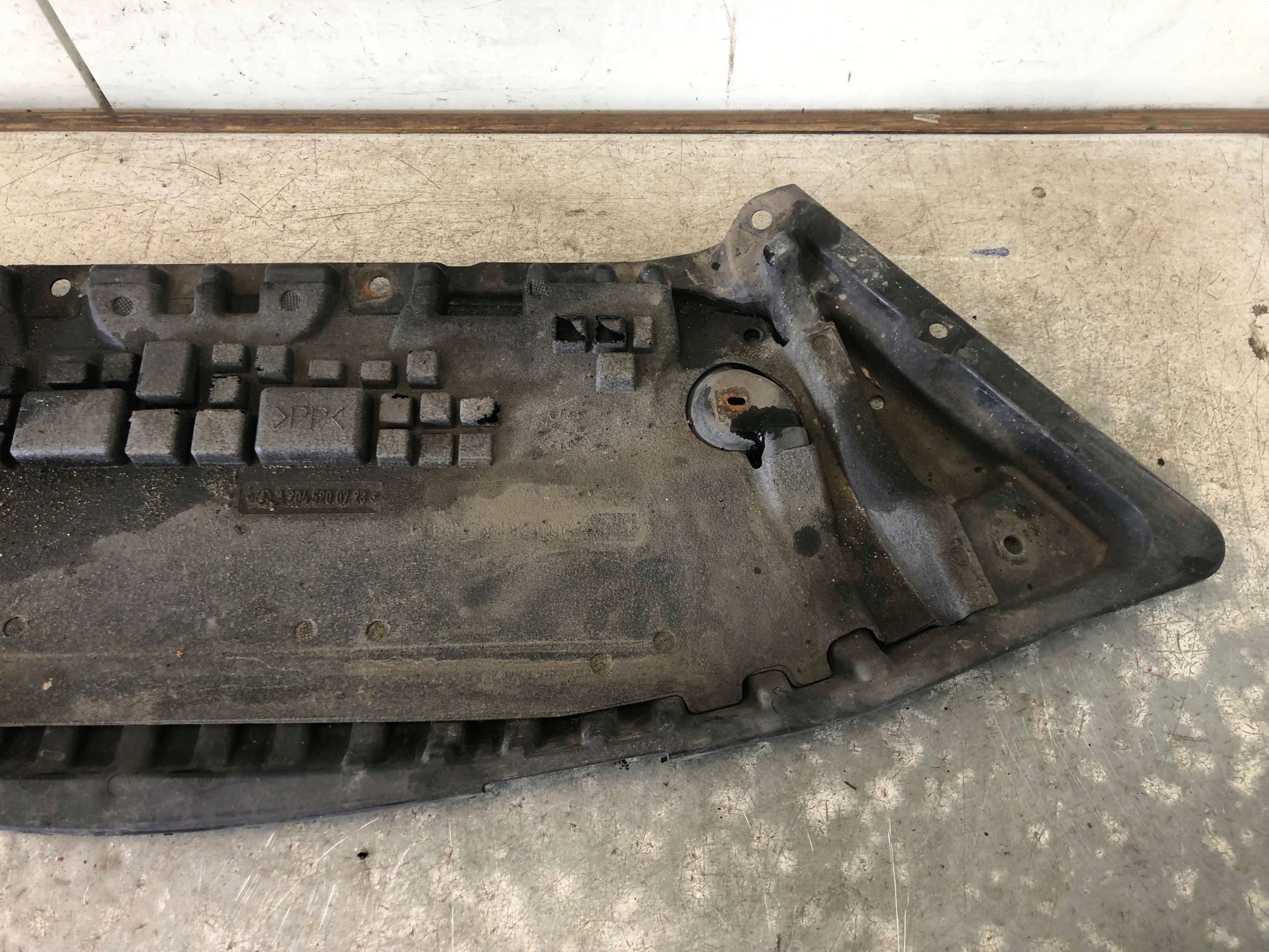Blende Abdeckung unter Stoßstange MERCEDES W204 A2045200723