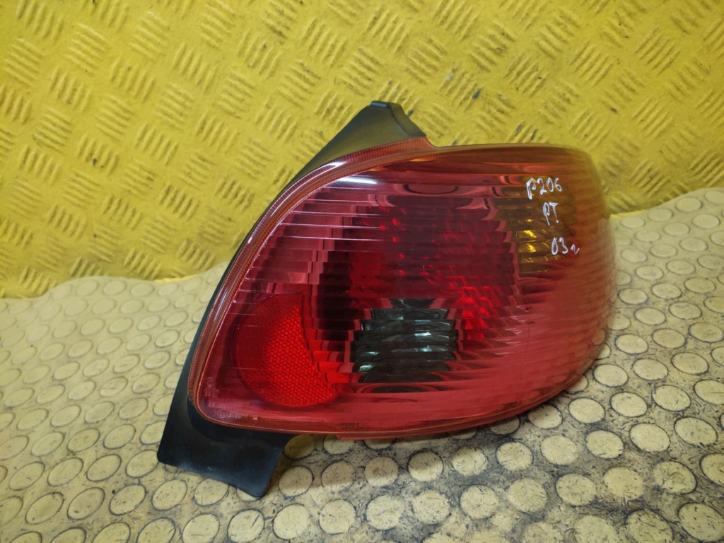 PEUGEOT 206 light right rear part