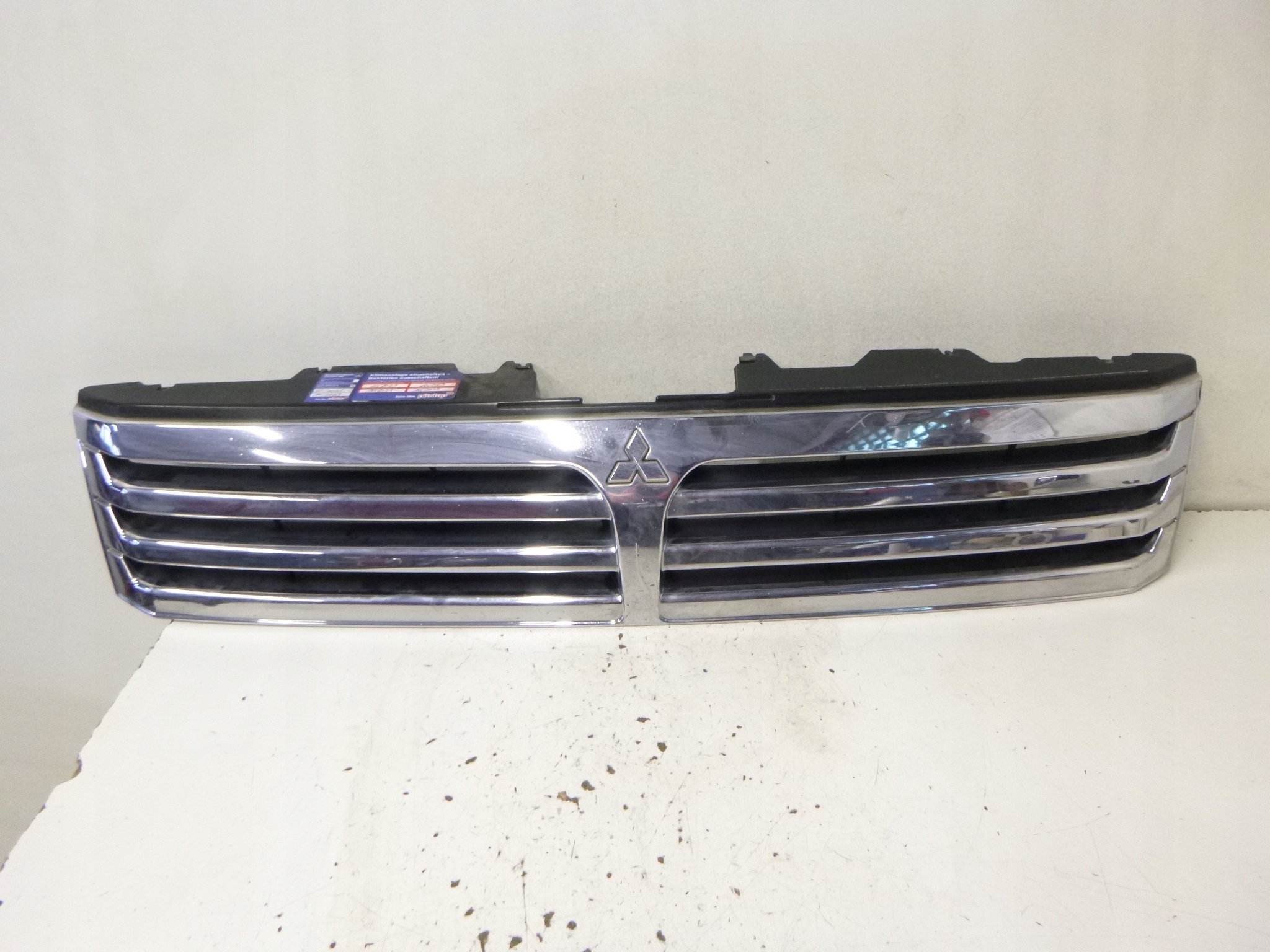 GRILL GRILL MITSUBISHI SPACE WAGON 2004R.