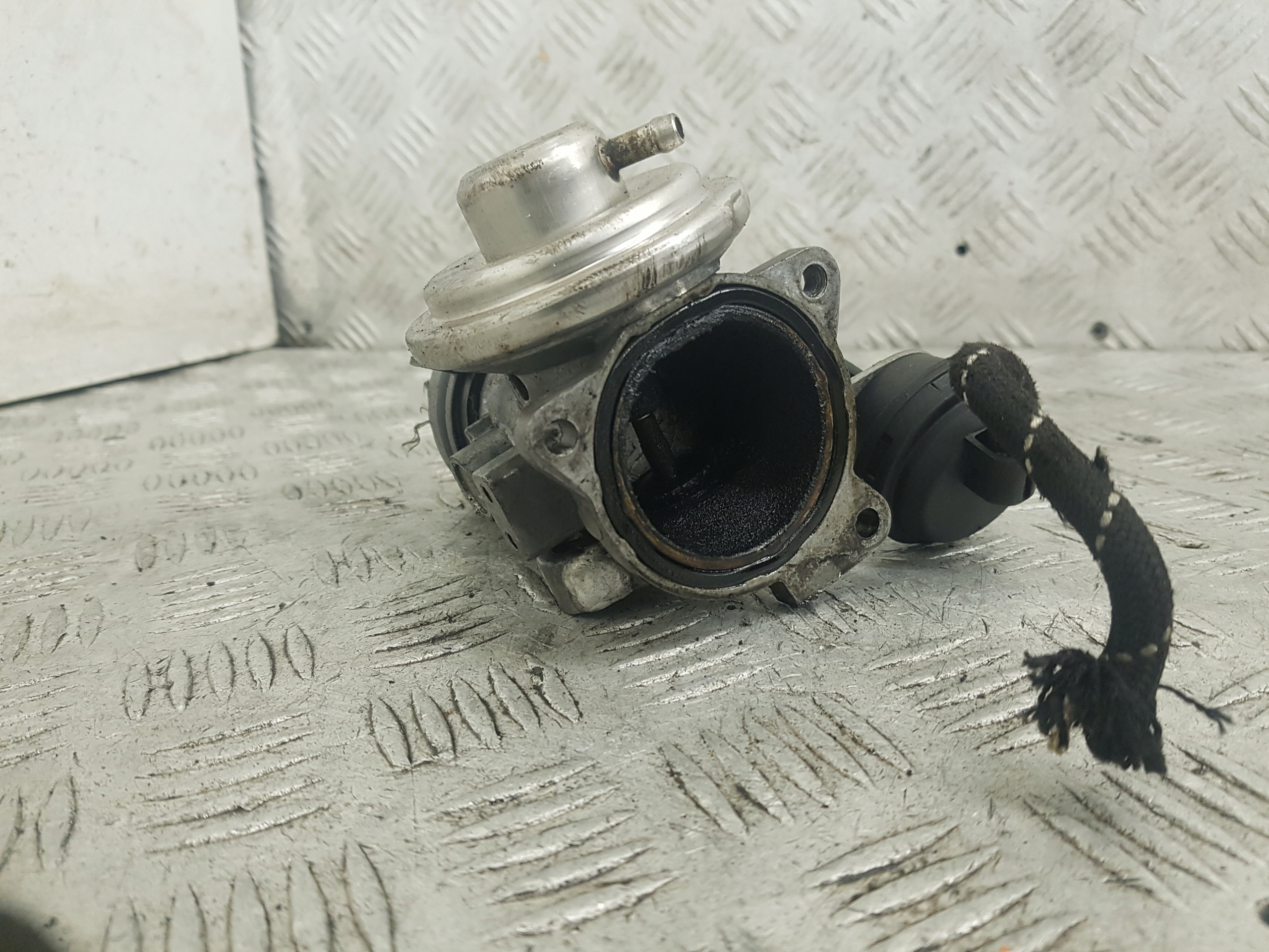 AGR-Ventil VOLKSWAGEN GOLF 4 038129637 038131501E