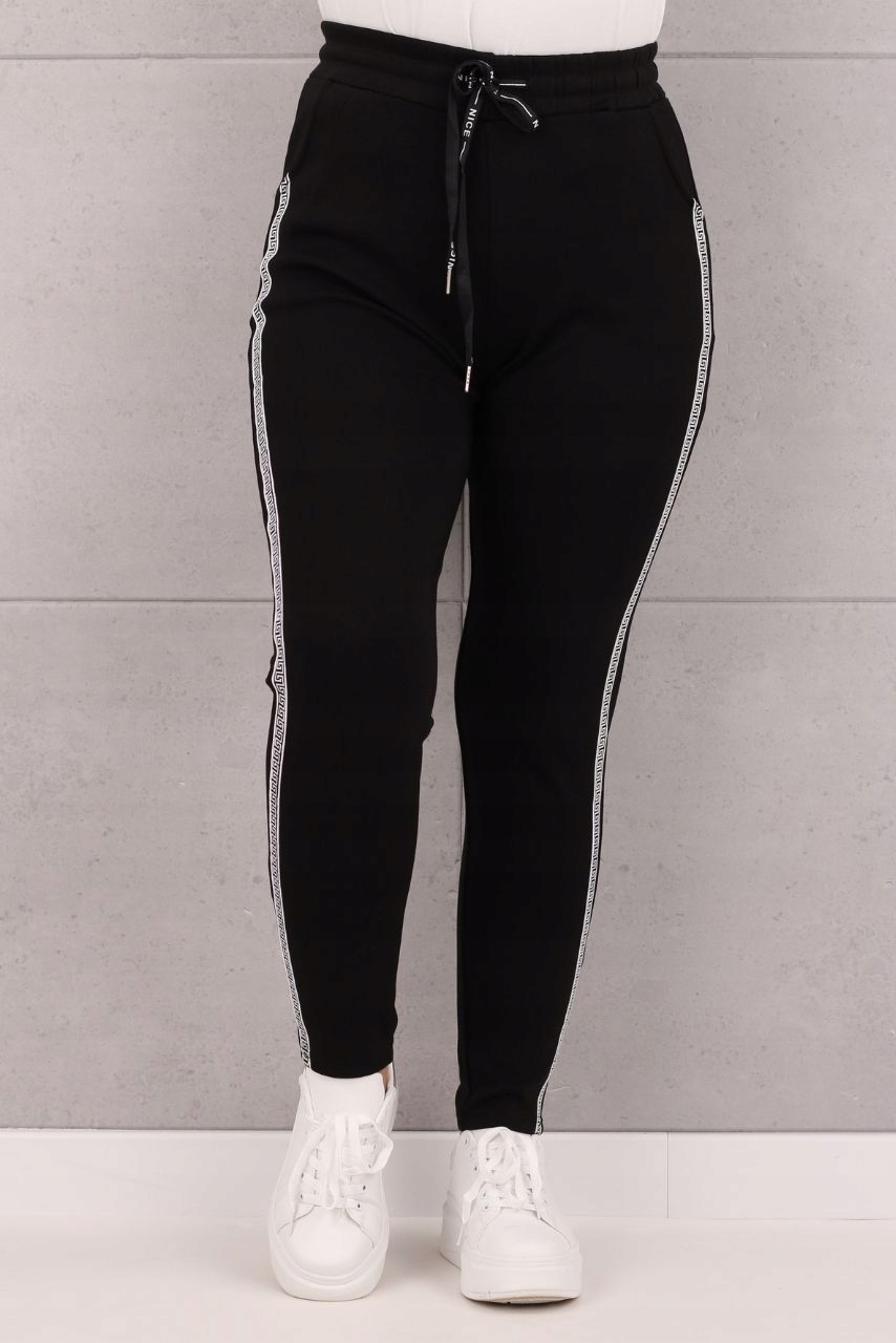 WYGODNE SPODNIE DRESOWE DAMSKIE NA GUMCE Z KIESZENIAMI Z LAMPASEM Linia plus size (duże rozmiary)