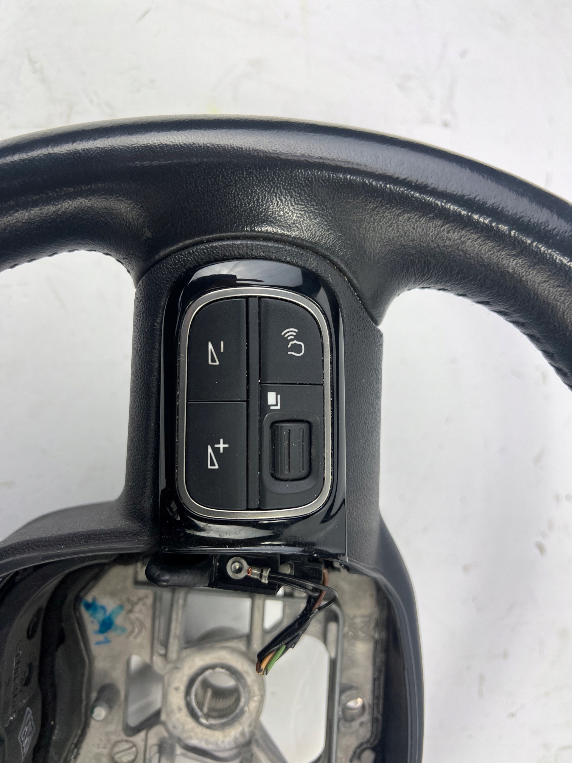 KIEROWONICA Leder MULTIFUNKCJA CITOREN C3 AIRCROSS 34211562F