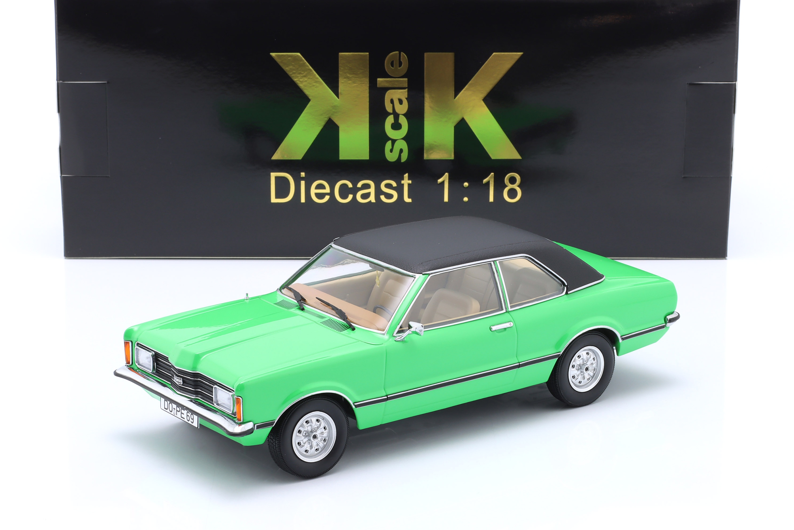 Kk Měřítko Ford Taunus L 1971 světle zelená s vinylovou střechou 1:18