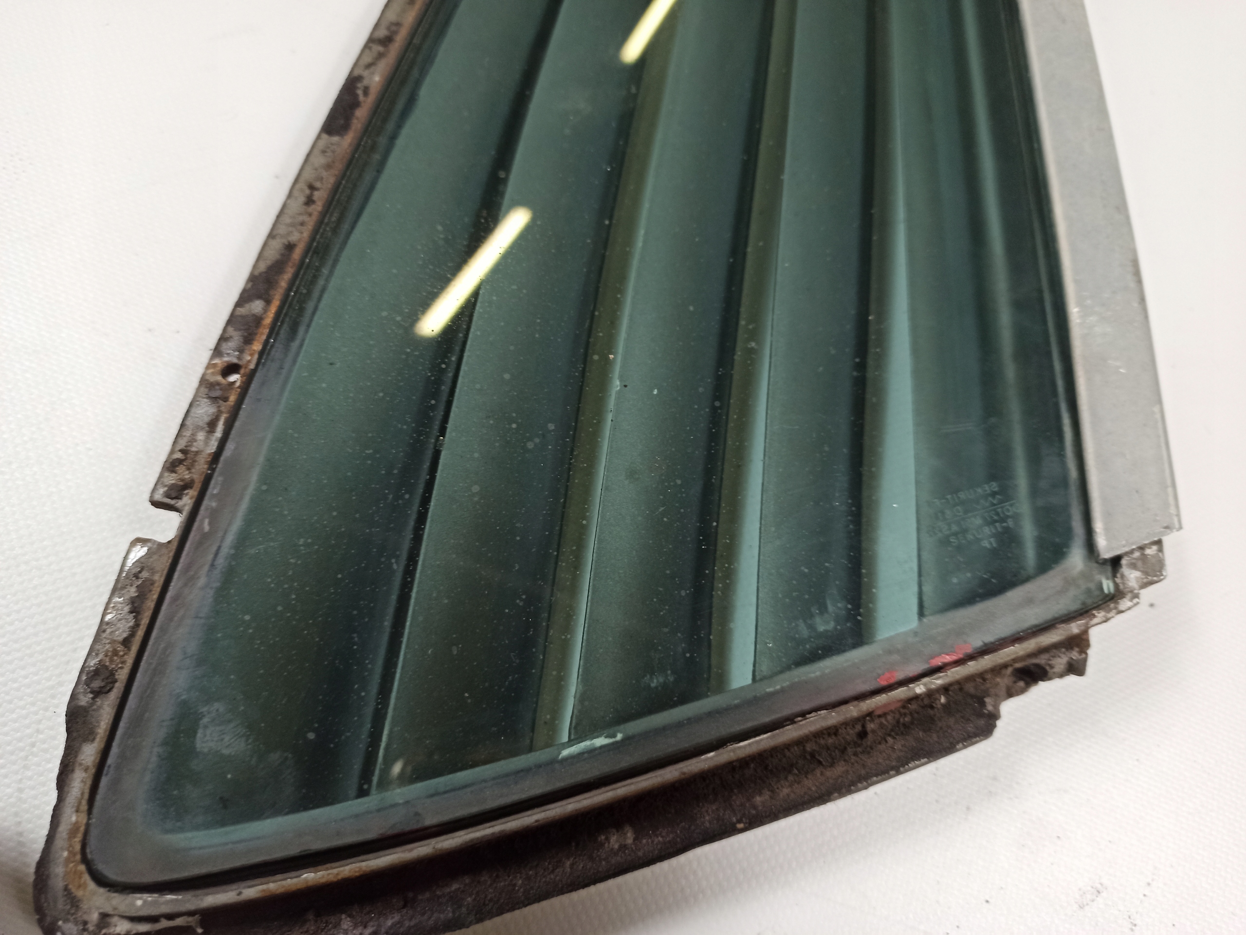 window side trojkat bodywork Mercedes SLC C107