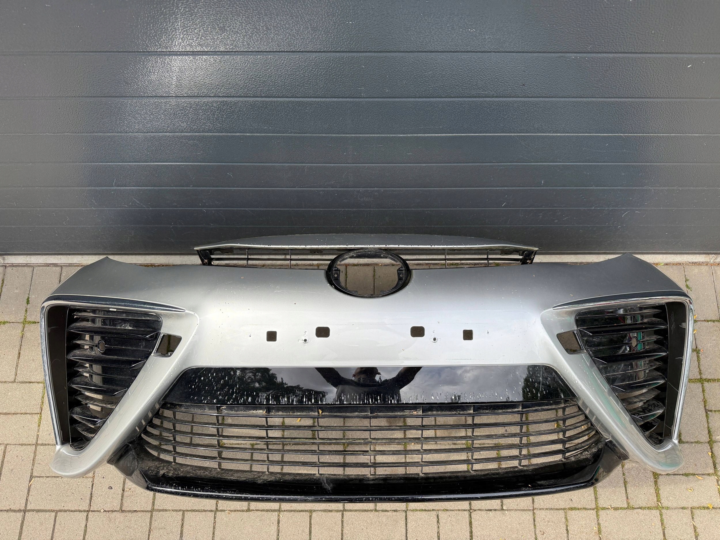 Toyota Mirai 15- nárazník předek přední
