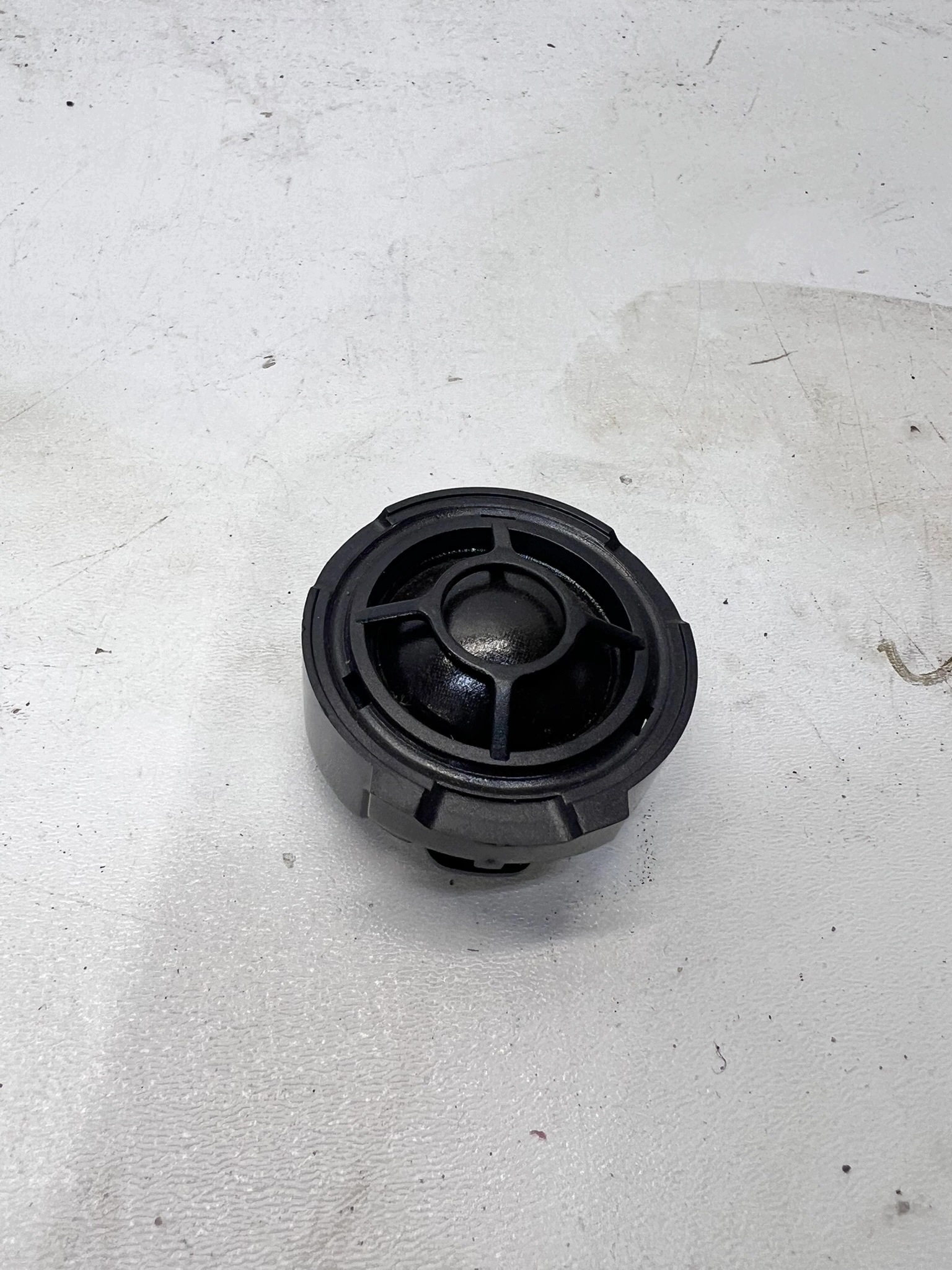 speaker WYSOKO TONOWY AUDI A4 B9 8W0035397