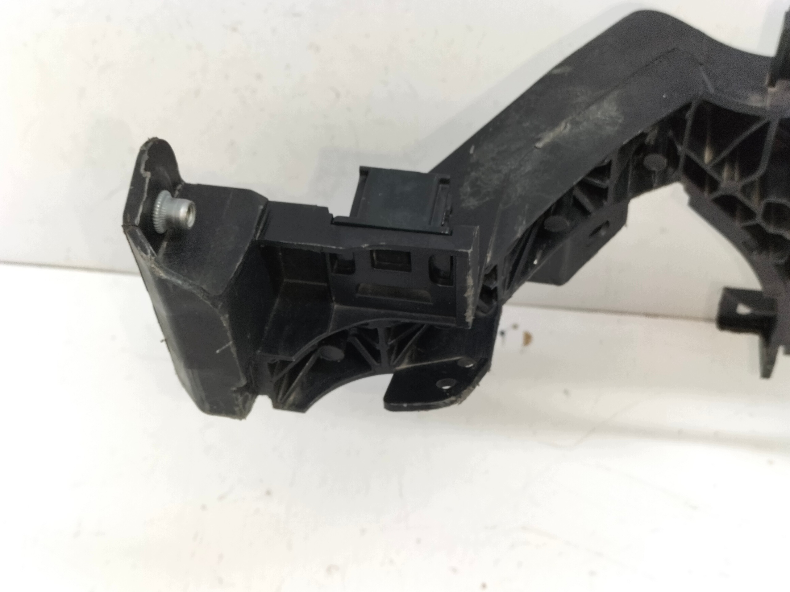 support panel for radiators pillar iron front KIA CEED III 18- zakuty , patrz numer