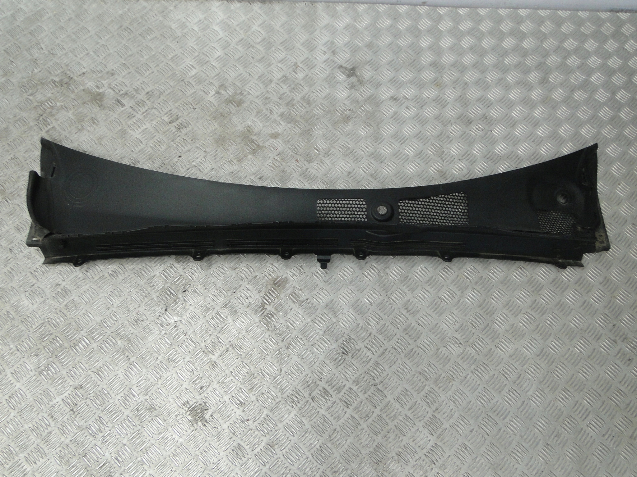 Volvo XC 40 2022R podszybie 32130464 Producent części Volvo OE