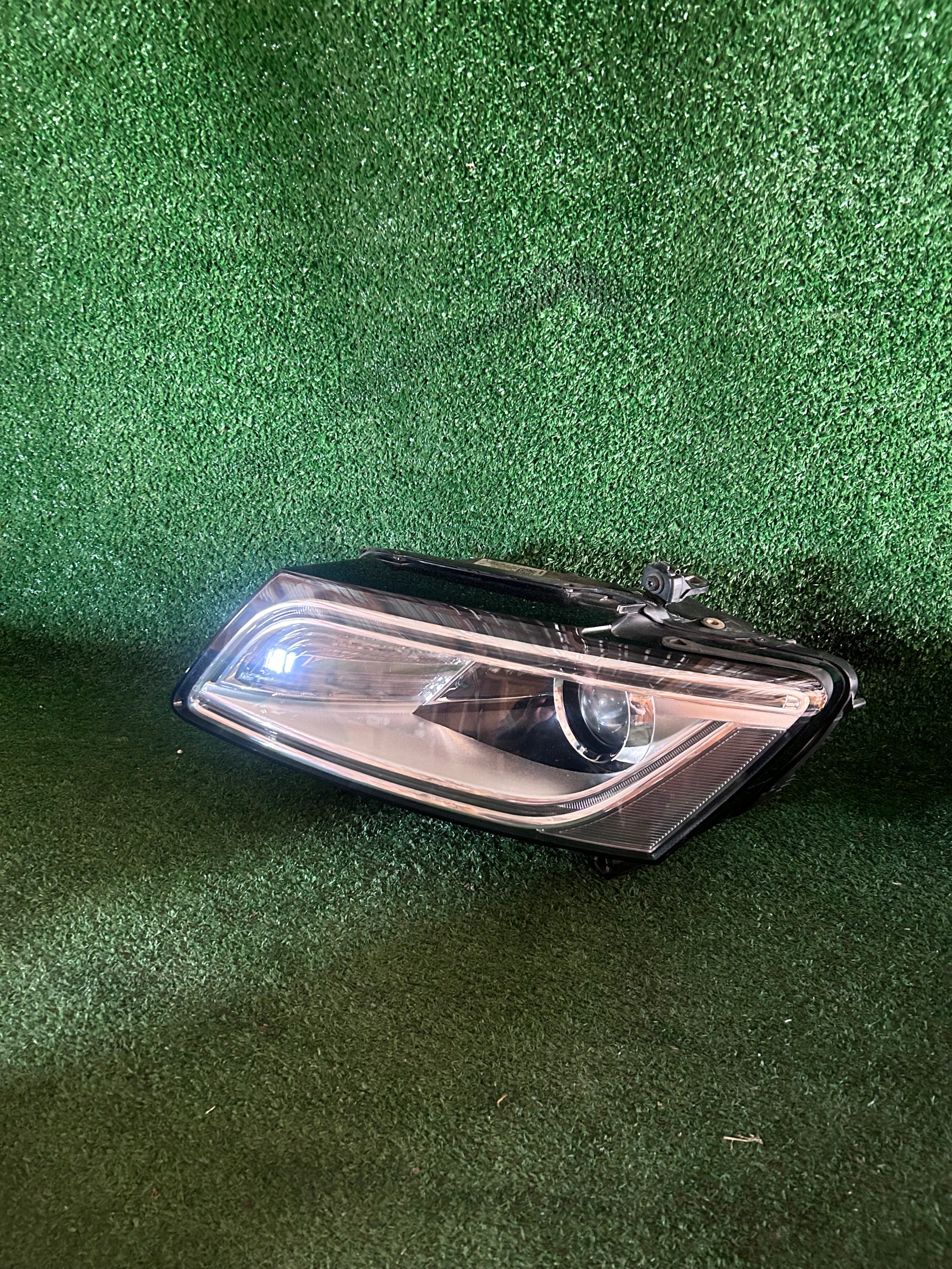 REFLEKTOR left AUDI Q5 8R LIFT BI XENON
