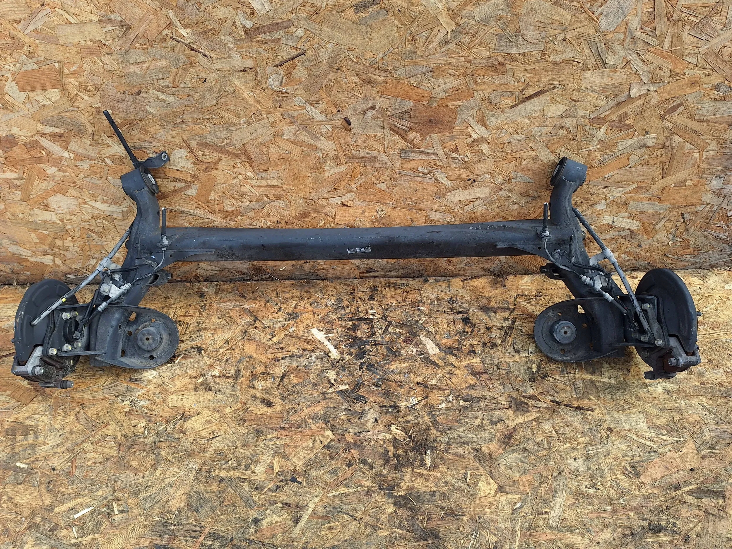 Oś tył belka 55111-2K100 Hyundai ix20 VENGA 10-19