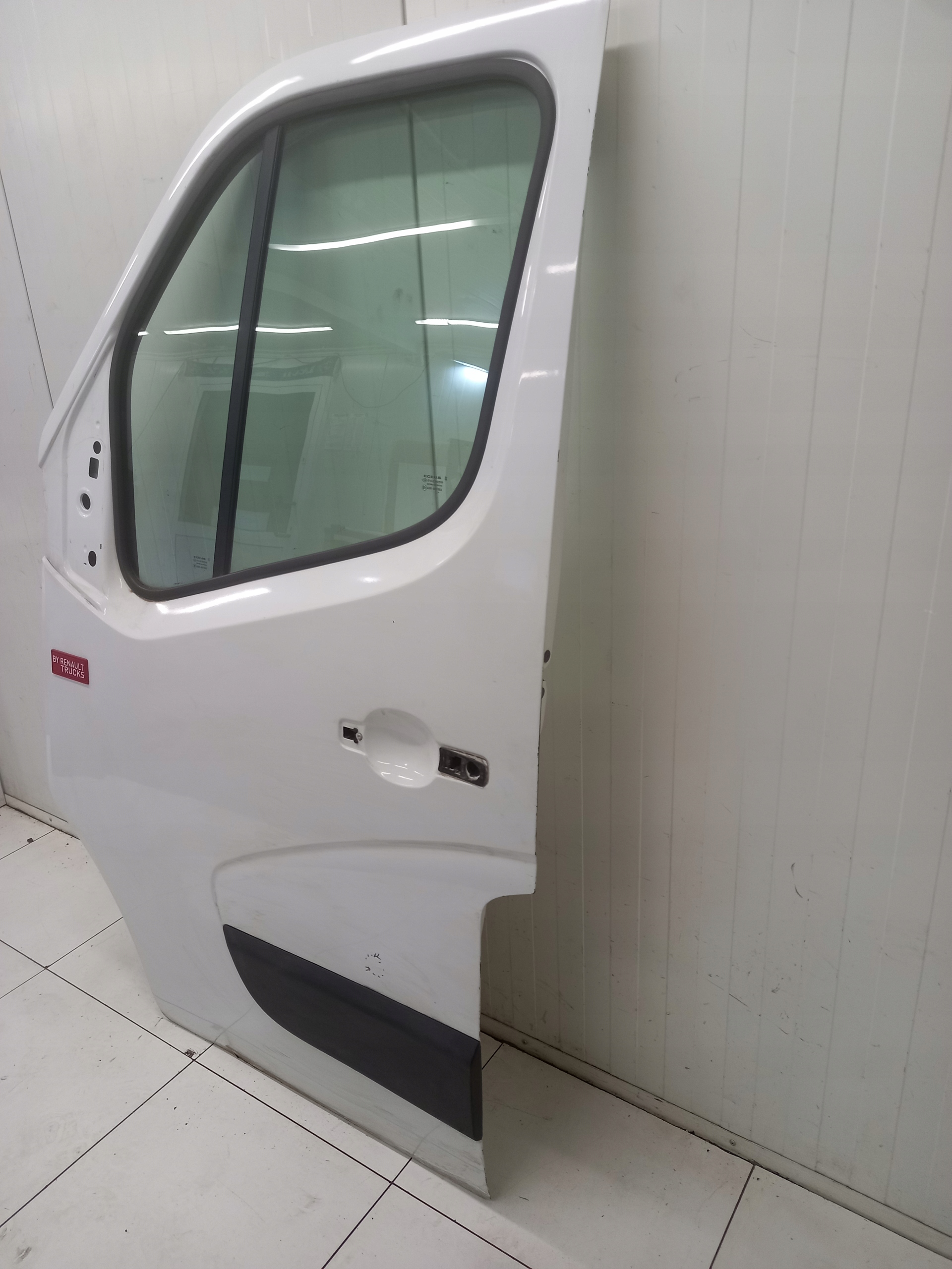 dveře levý předek RENAULT MASTER 3 nemá okna