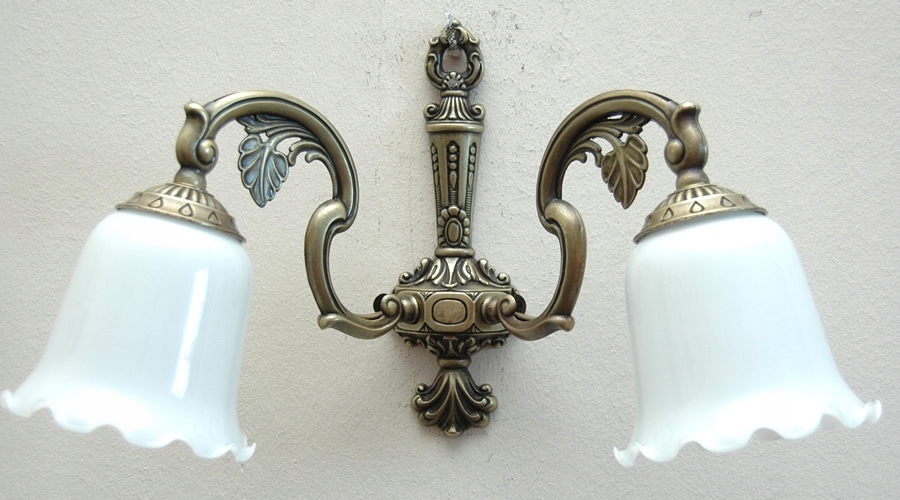 Klasická nástenná lampa, patina