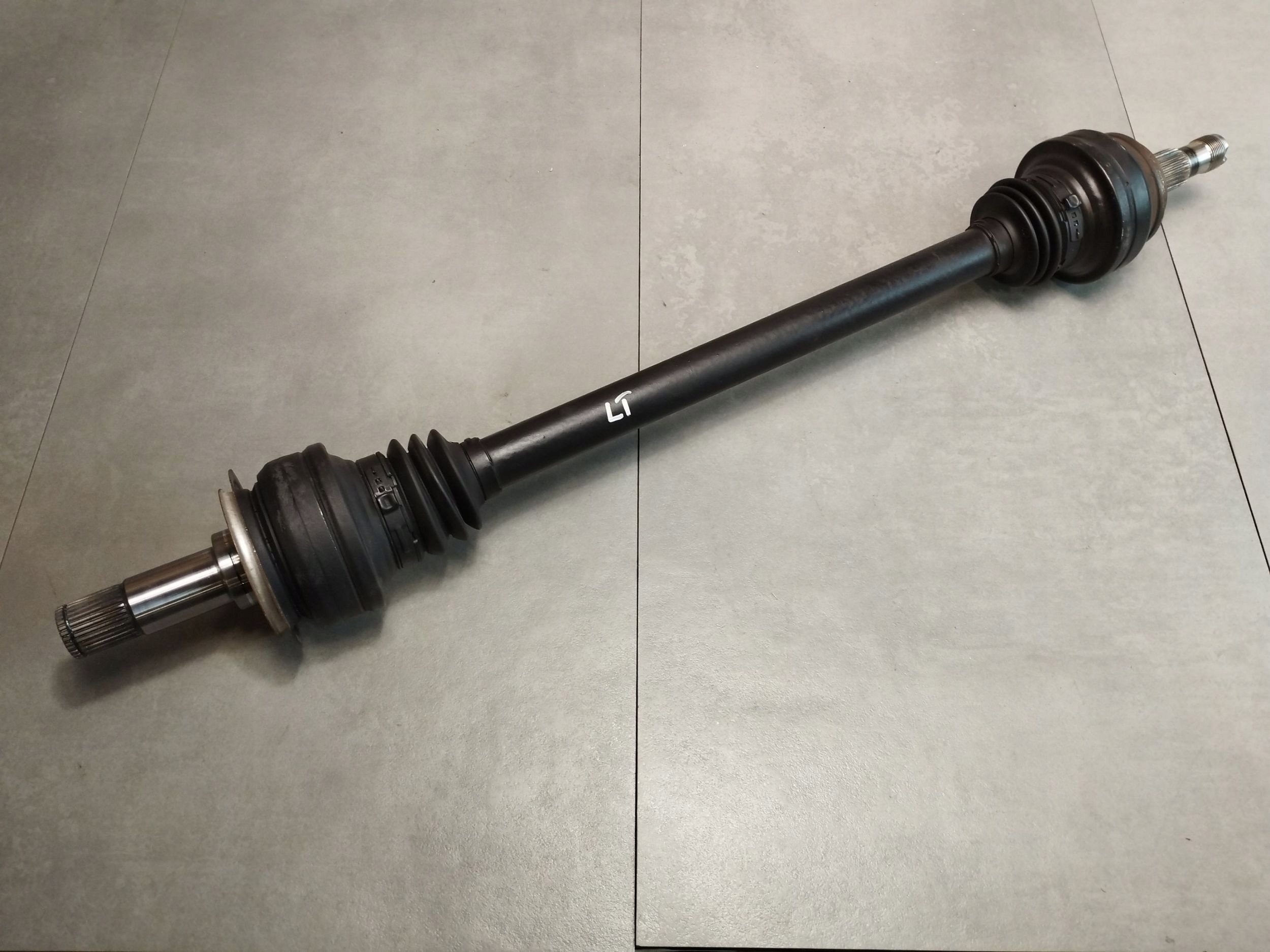 Mercedes-Benz E W213 2018 KOMBI semi-axis left rear part