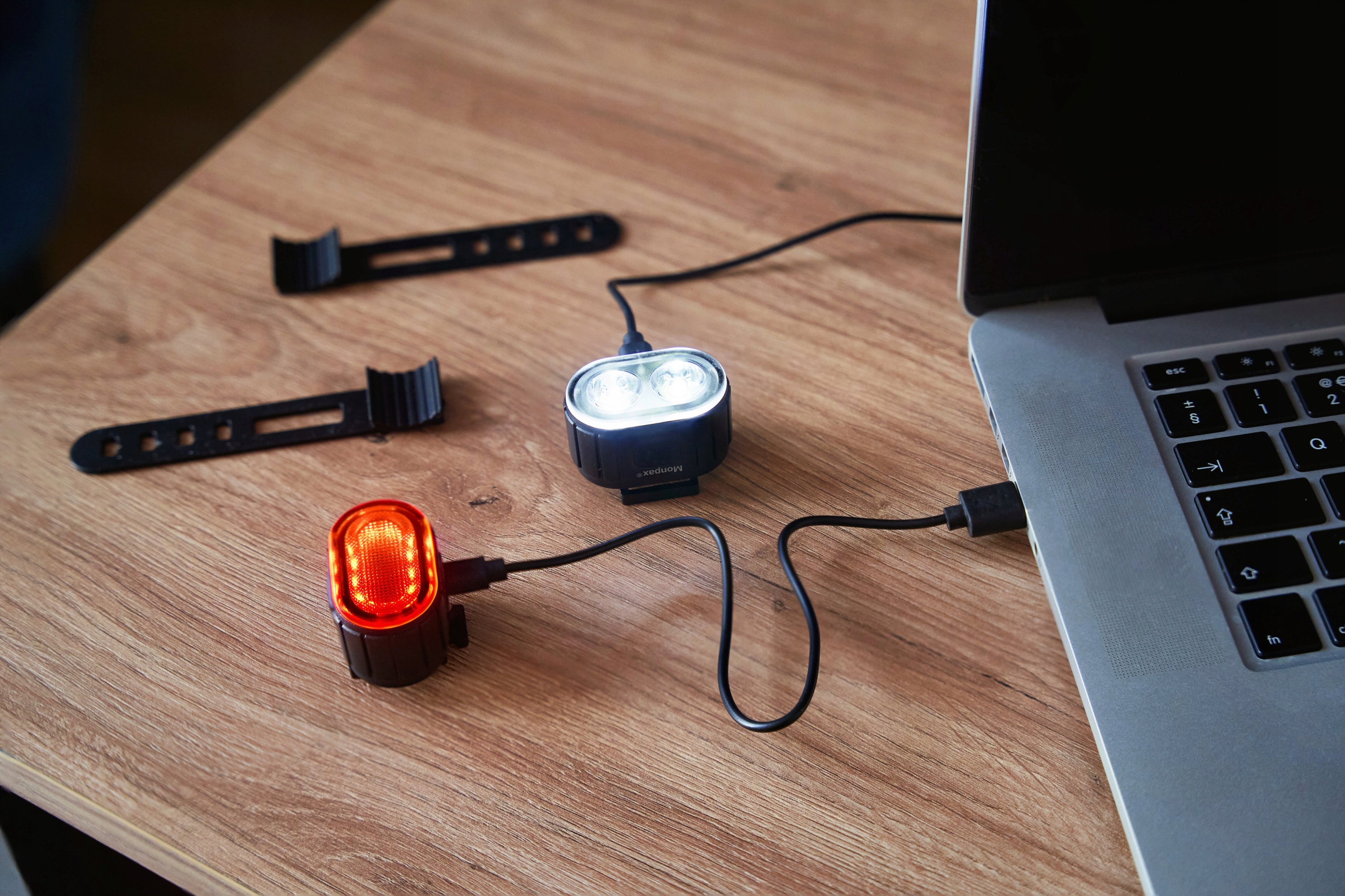 LAMPKA ROWEROWA PRZÓD TYŁ NA KIEROWNICĘ LED USB WODOODPORNA AKUMULATOR Źródło światła dioda LED