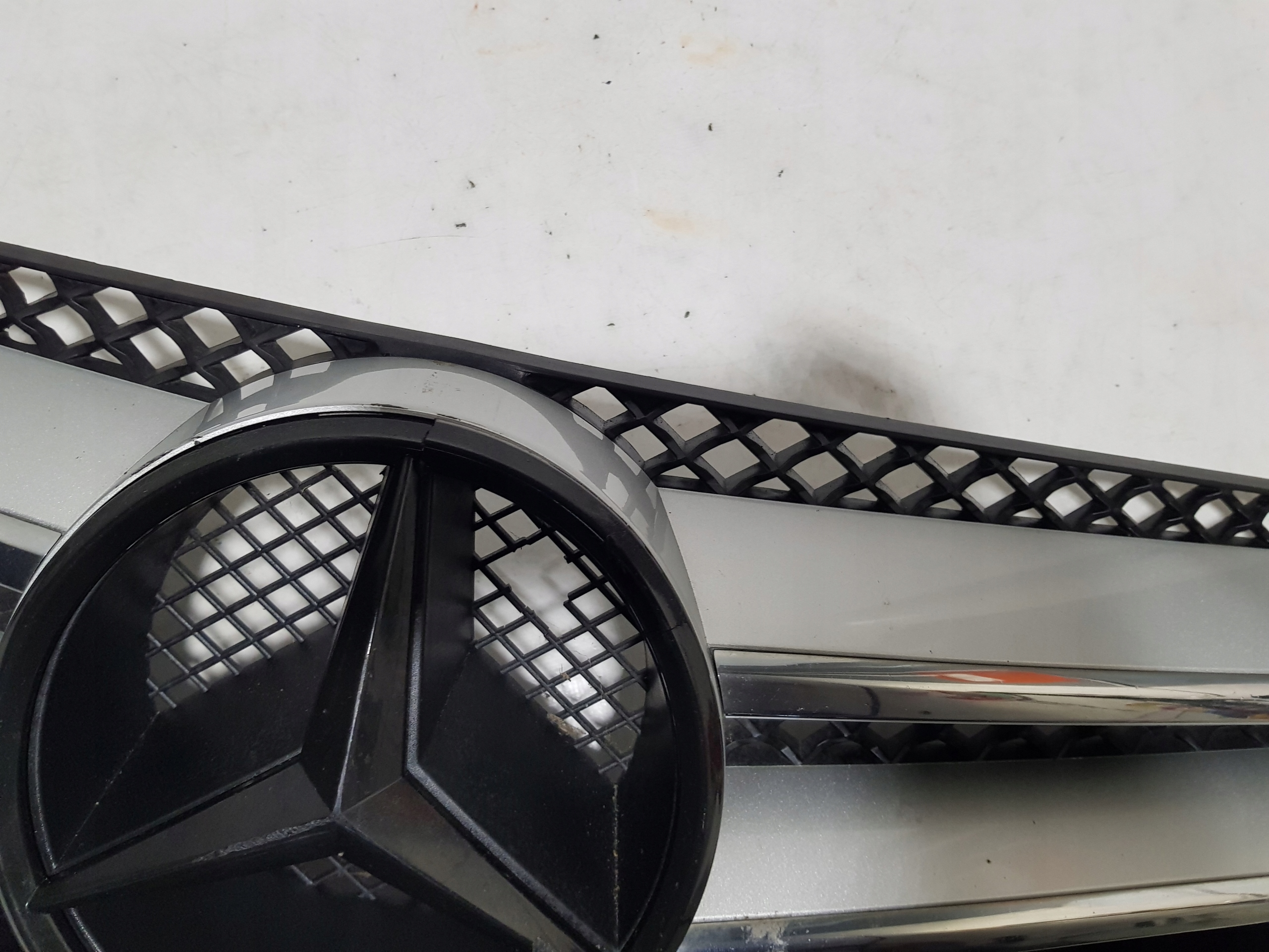 mask hűtőrács MERCEDES E-KLASA COUPE CABRIO W207 C207