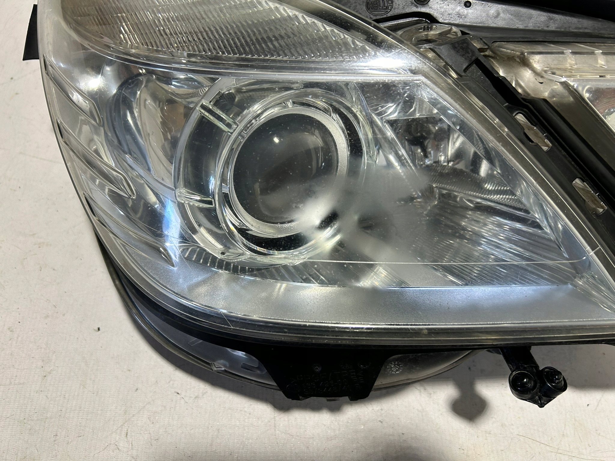 light right front MERCEDES W212 XENON 2128205861