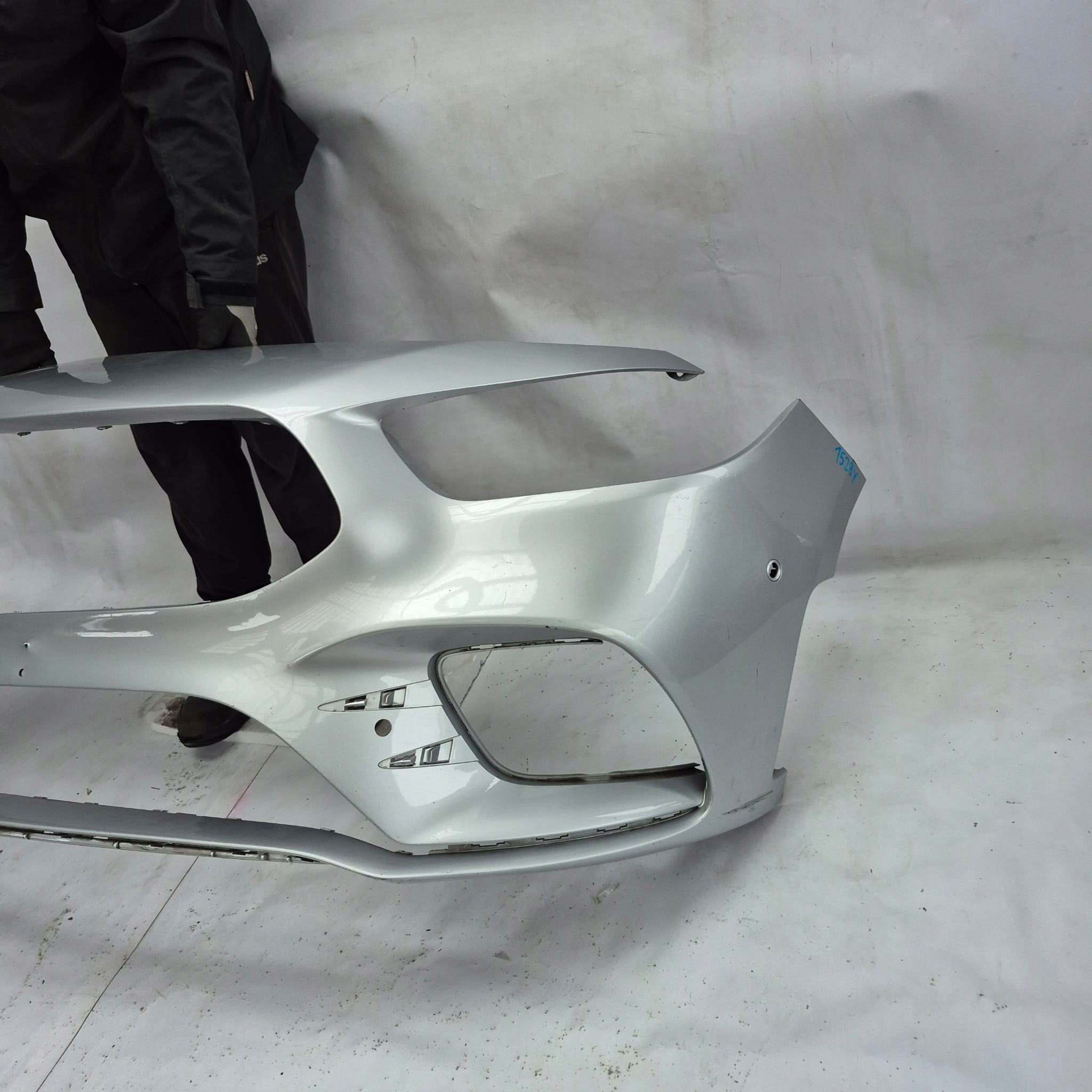 MERCEDES B-KLASA W247 AMG 18- bumper front front PDC