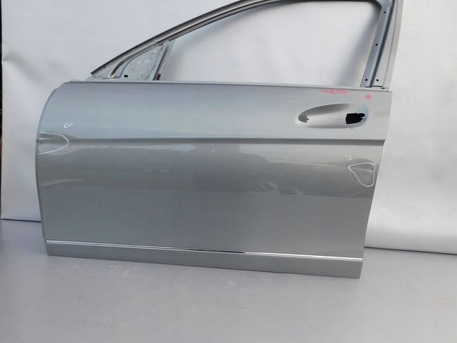 MERCEDES W204 C-KLASA dveře levé přední předek