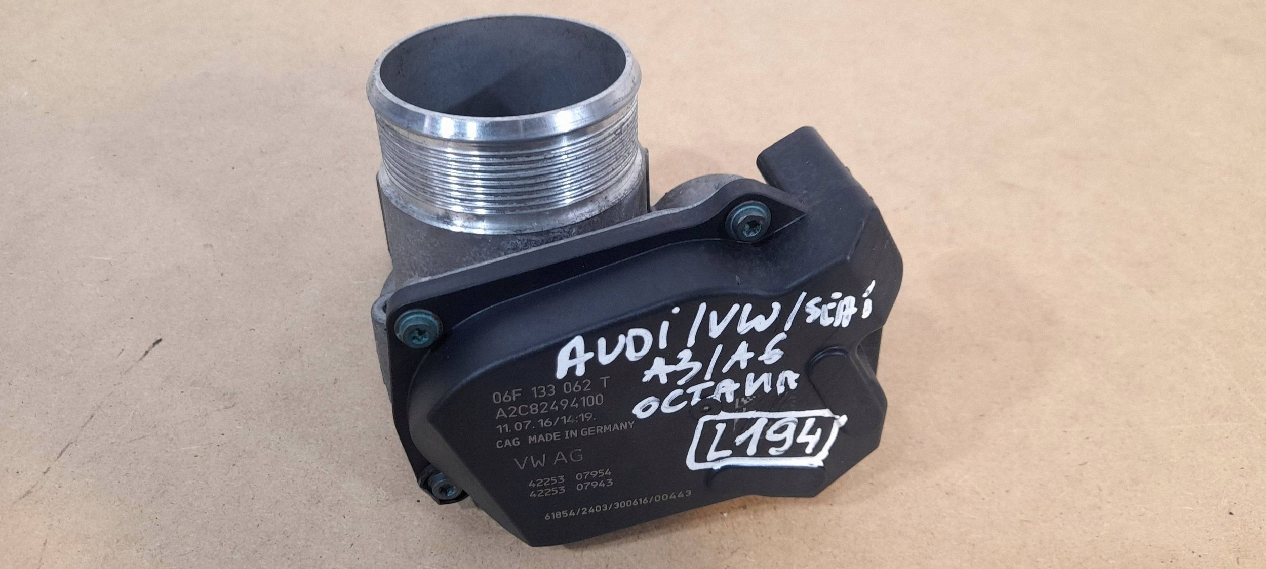 Volkswagen Golf VII 2,0 e altro/e VAG valvola a farfalla 06F133062T (L194)