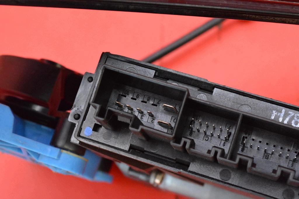 window regulator right front EU 8E1959802B AUDI A4 B6 00-05