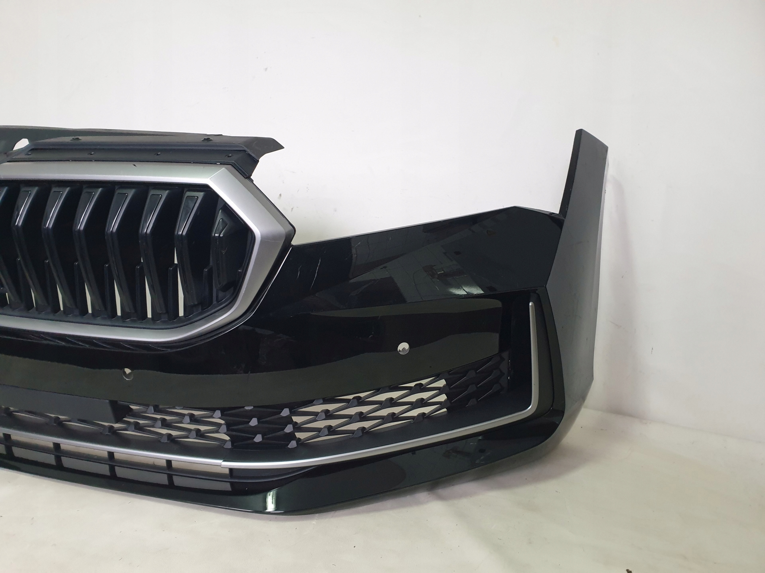 SKODA SUPERB IV 3P0 23-> bumper front front 4 x PDC cover 3P0807221