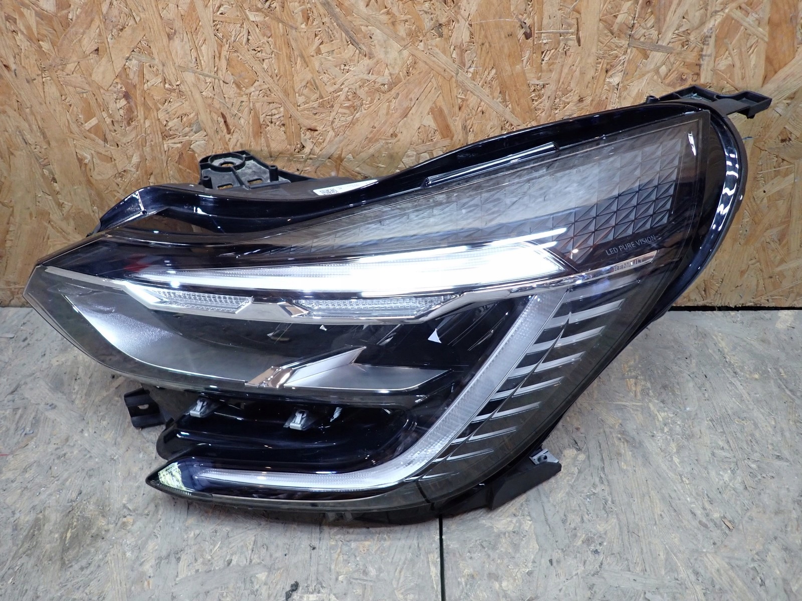 light left REFLEKTOR left FULL LED RENAULT CAPTUR 2 II HF 20-24R 260601693R