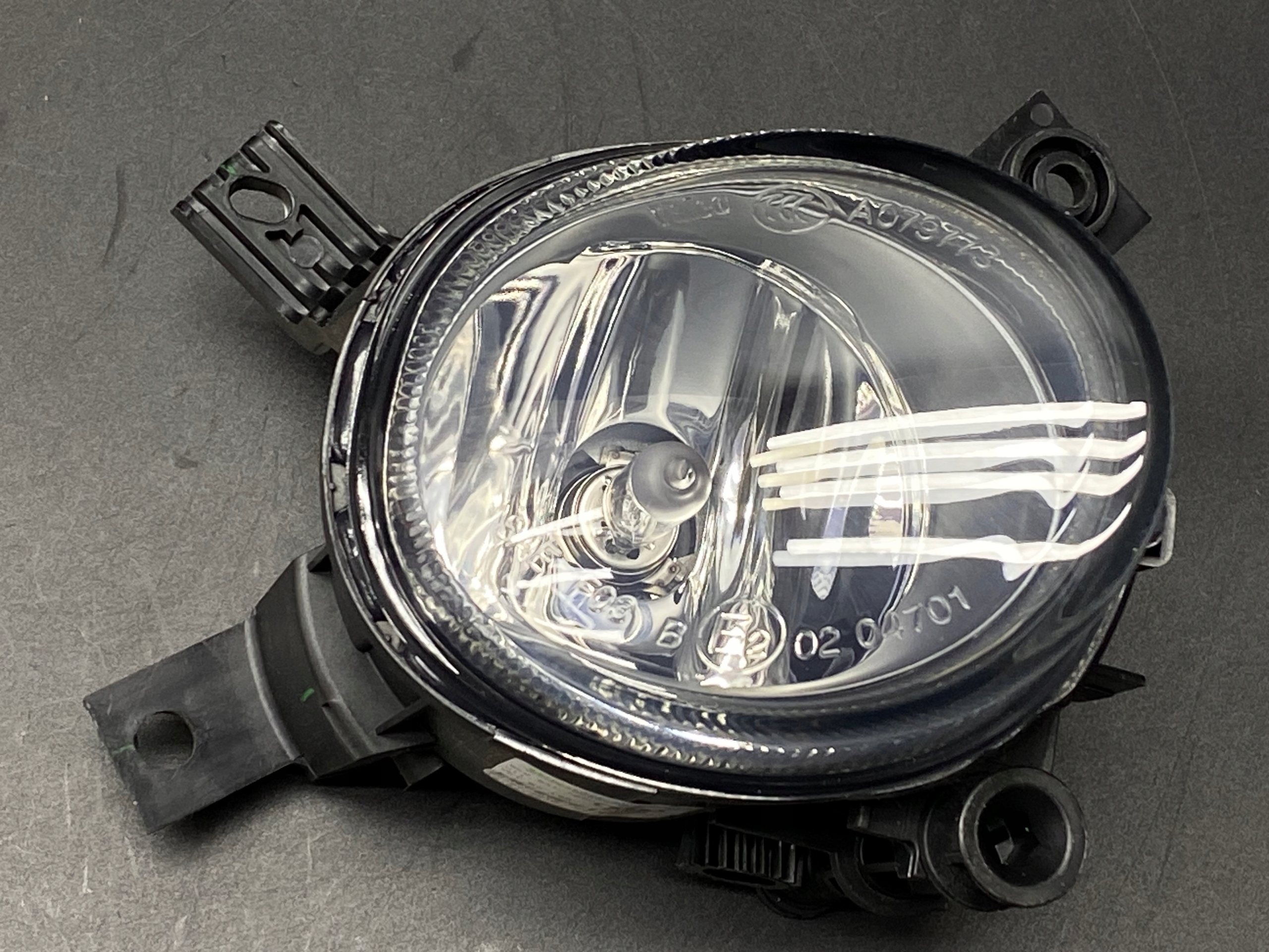 Lampa przeciwmgielna przednia prawa AUDI OE 8E0941700C