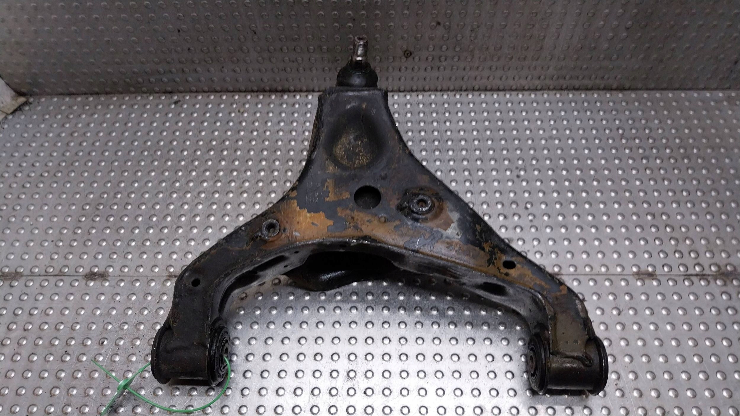 arm right front A9063221109 MERCEDES SPRINTER W906 W907 VW CRAFTER