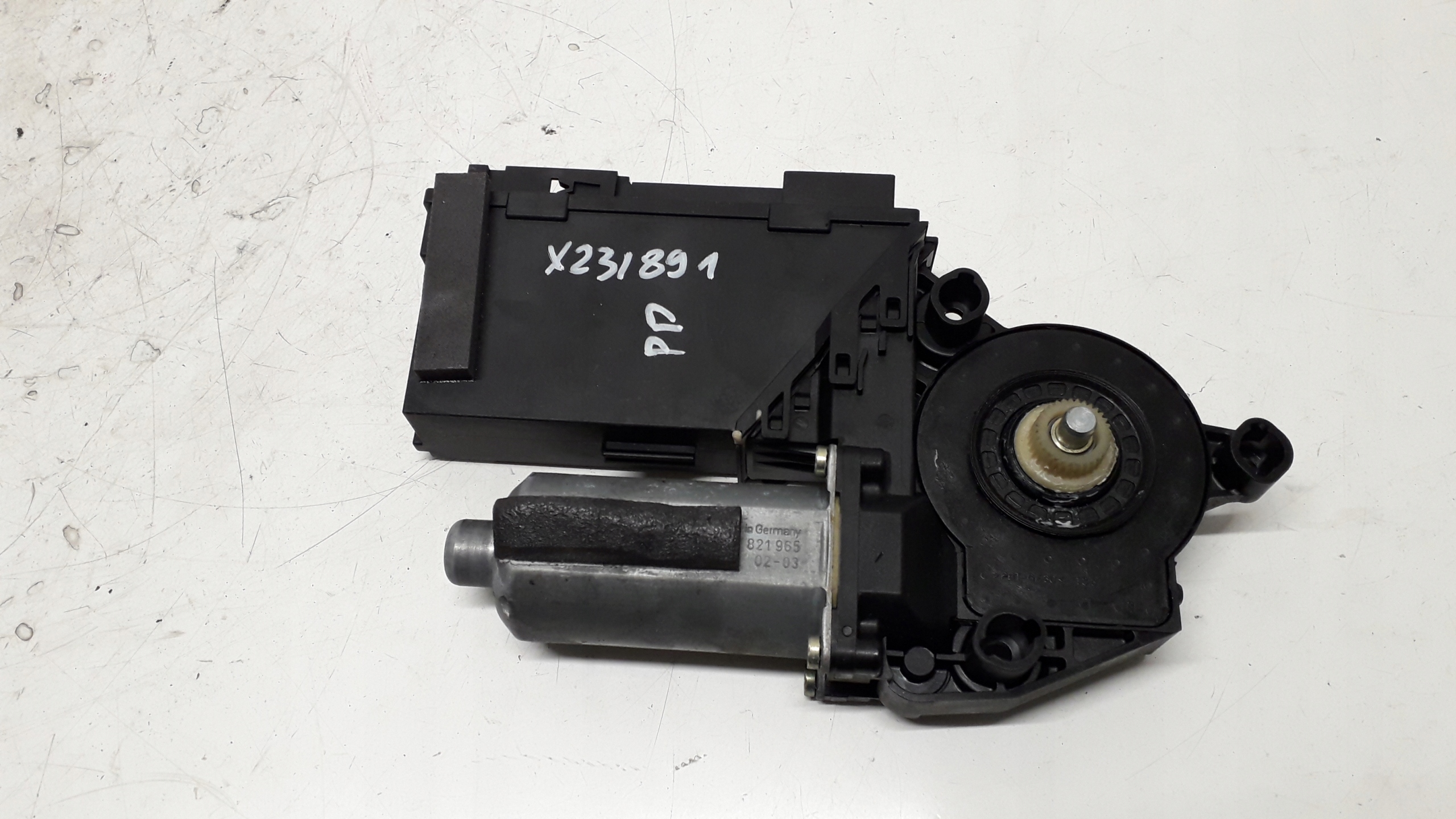 VW PHAETON SILNICZEK SZYBY PRAWY PRZÓD 3D1959702D