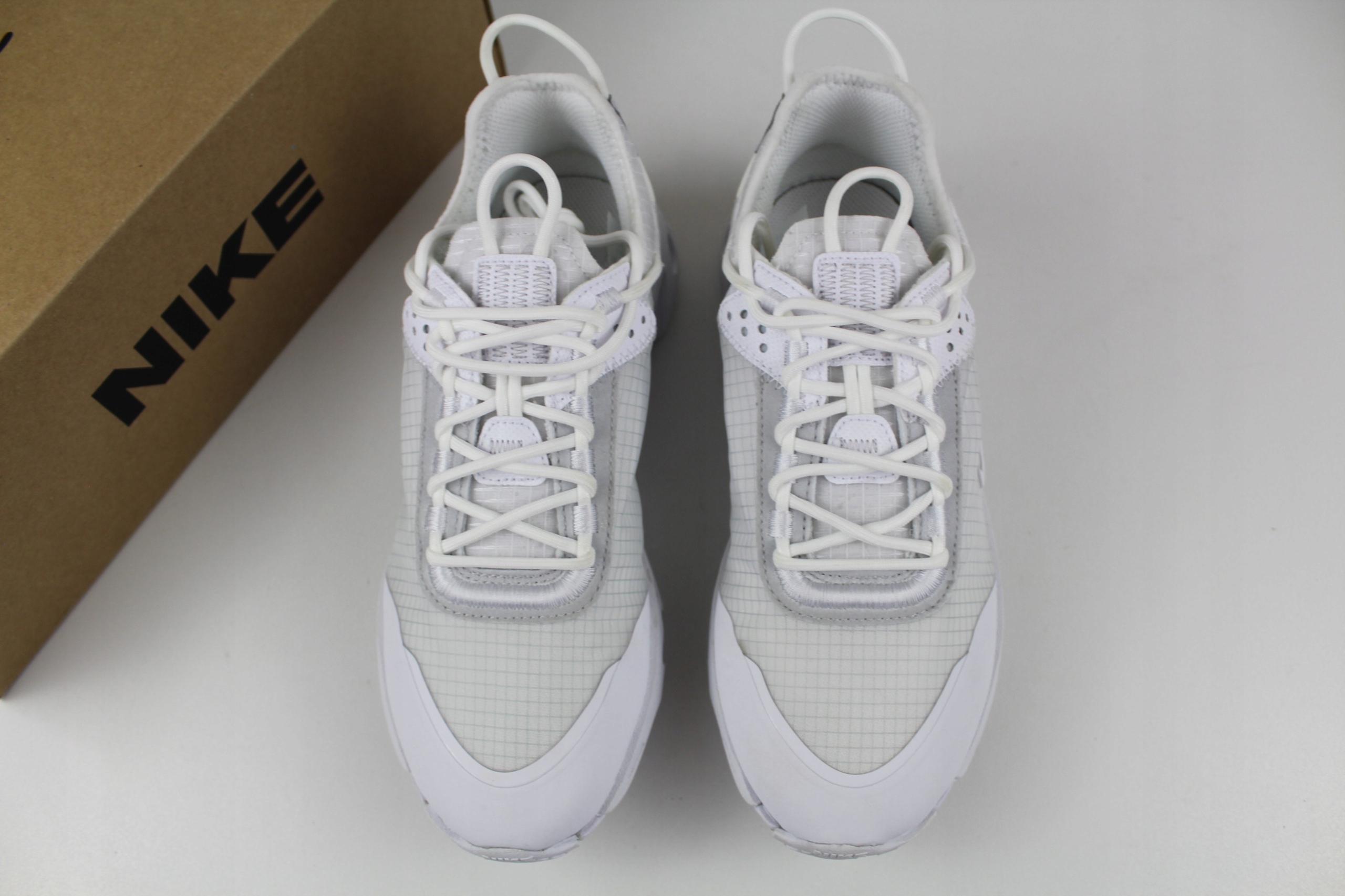 Nike React Live roz.38,5 (CK1022) Model REACT LIVE