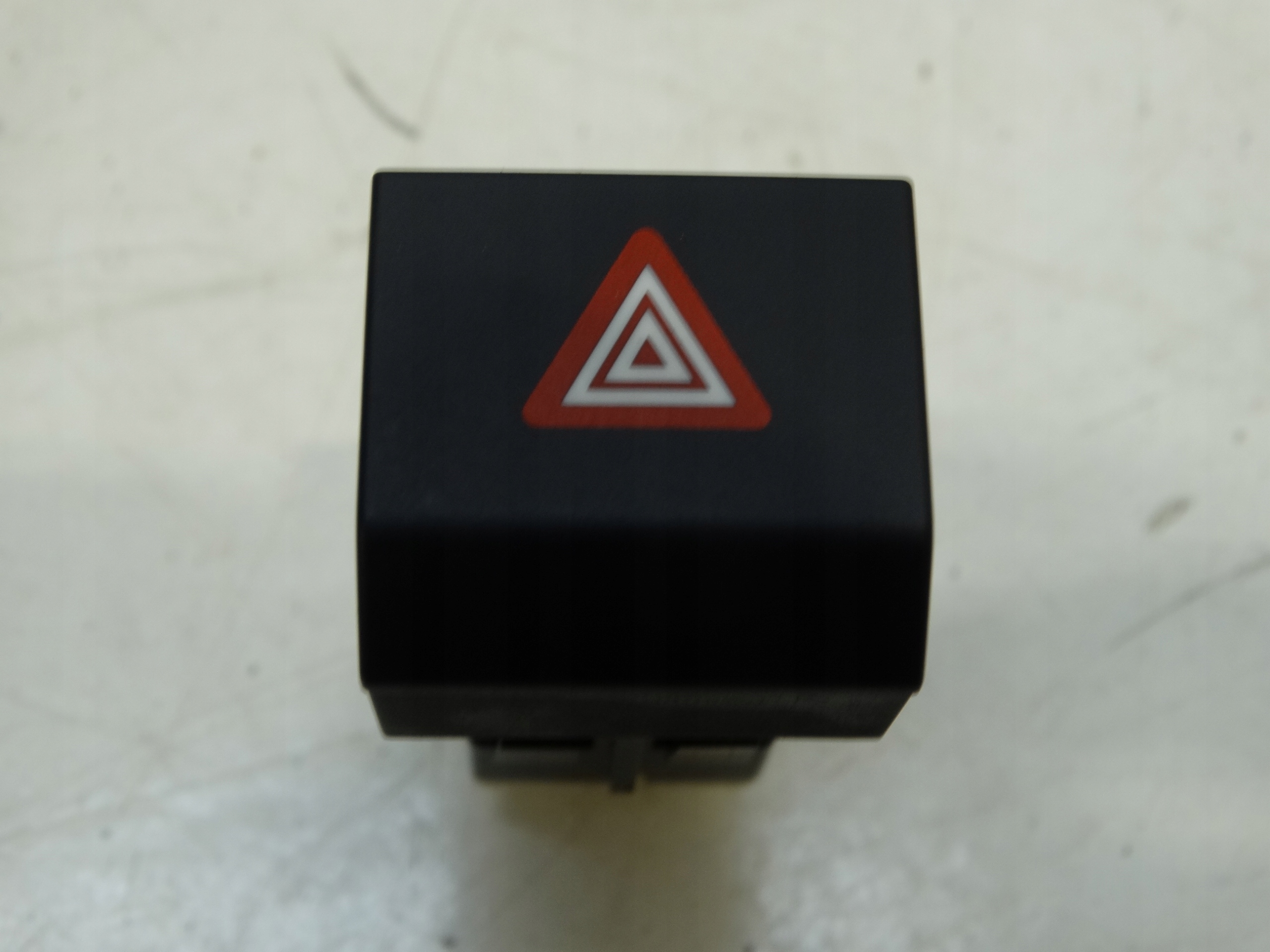 light switch of warning lights CITROEN C4 III 20R.- 9835279080