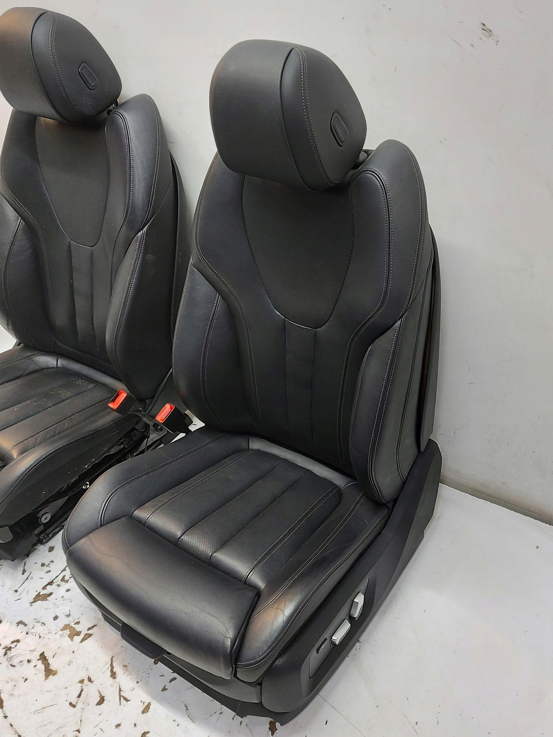 BMW G05 X5 3.0d 2019r KANAPY Sitze vorne heck