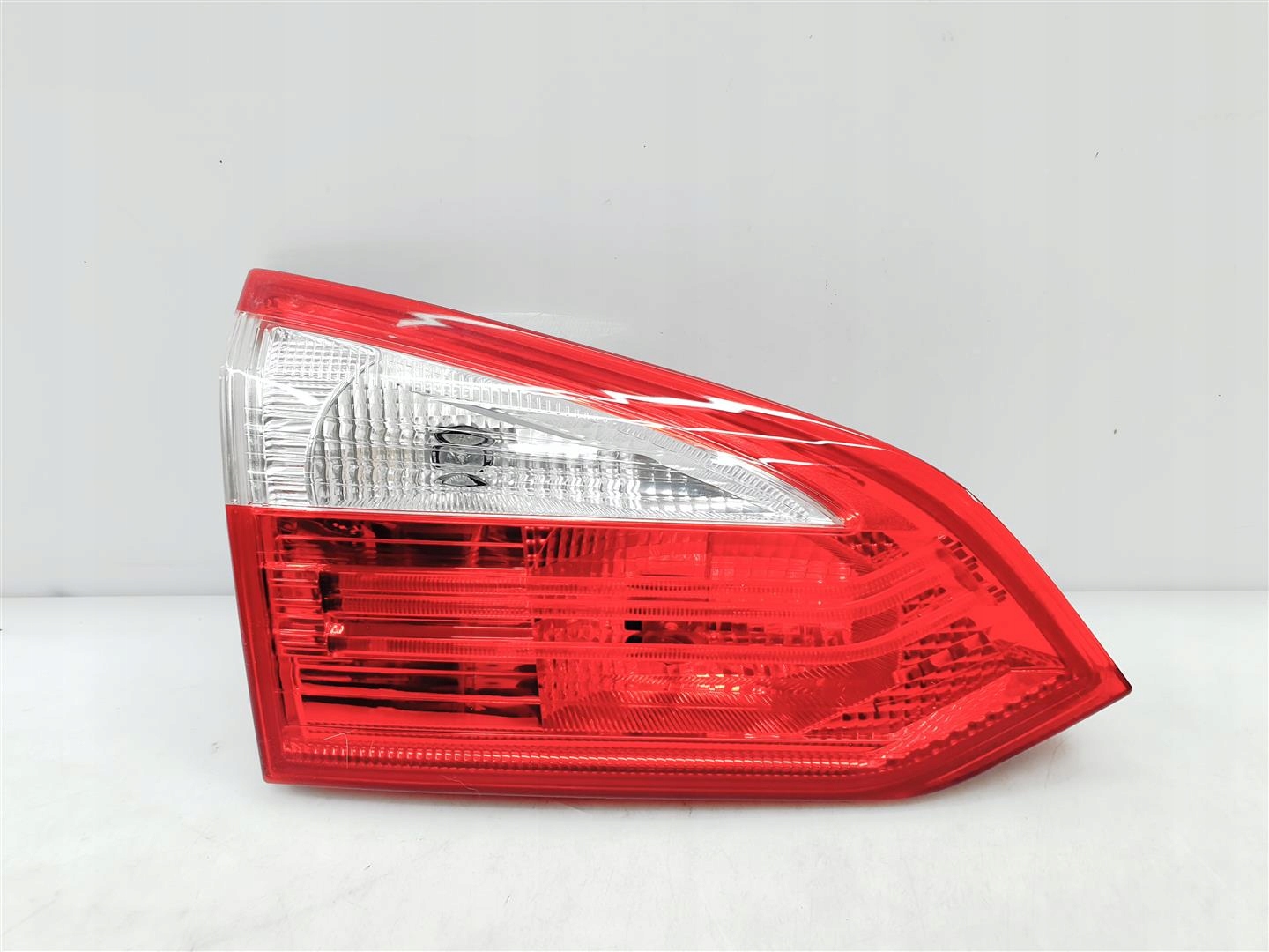 FORD FOCUS MK3 3 III KOMBI 10-14r LEWA LAMPA TYŁ W KLAPĘ LED ORY EU !