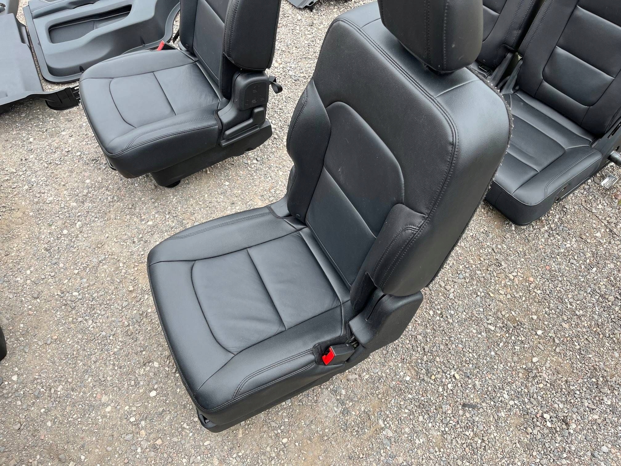 seats side pillars inner leather komplet Ford Explorer V 2016-2019