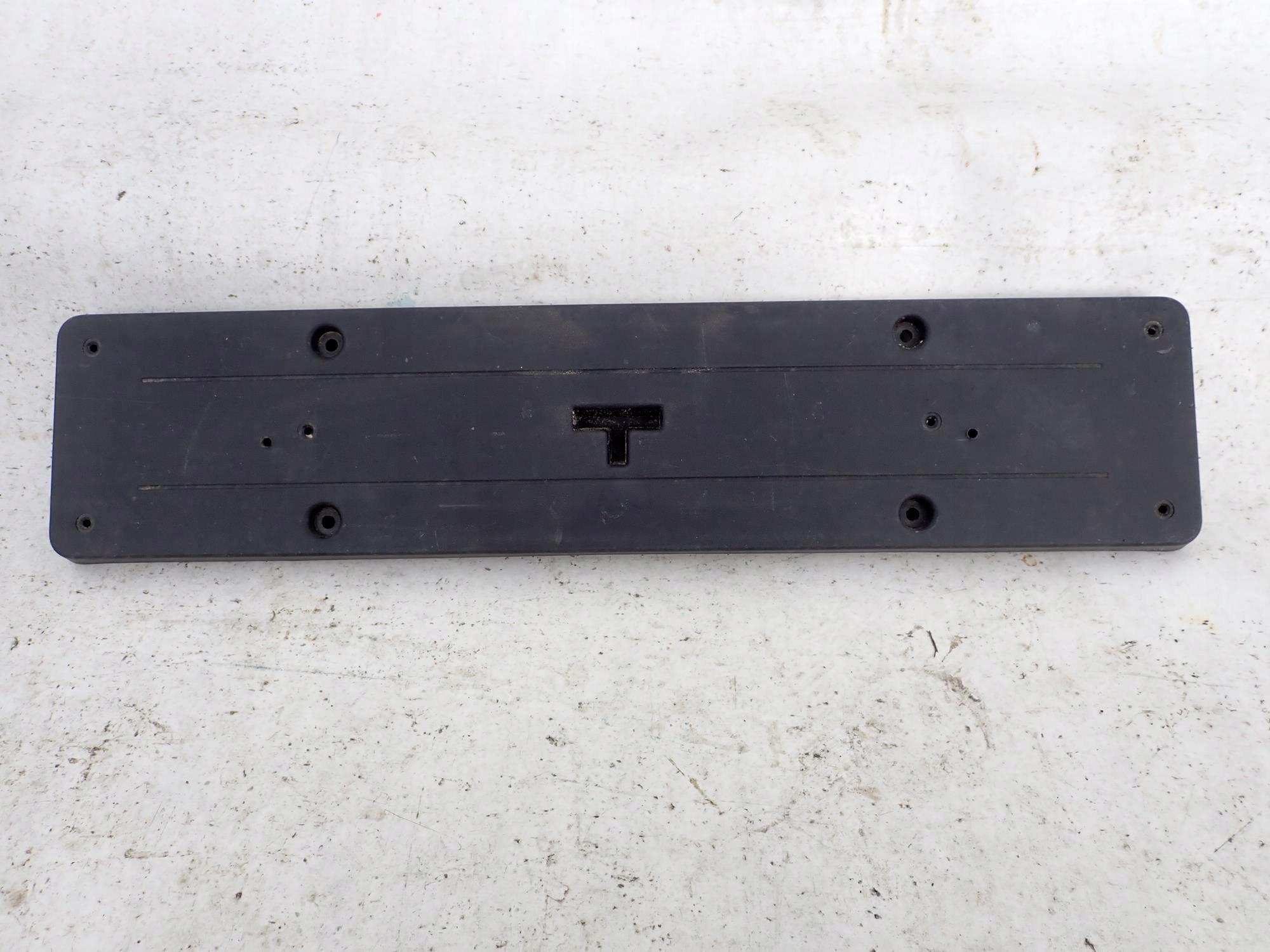 MERCEDES GLC and 1 X253 15-22 cap holder signs front