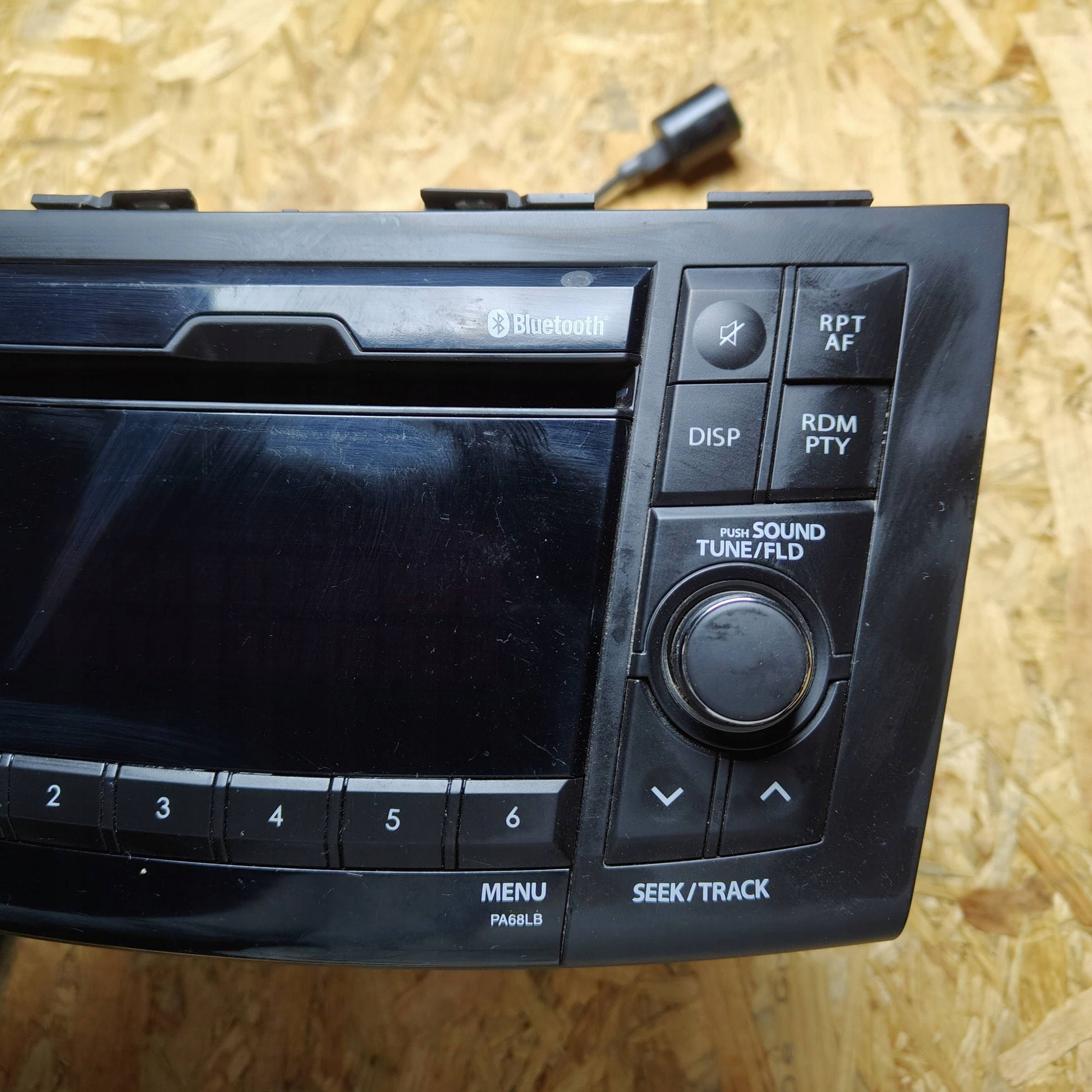 Stacja multimedialna Suzuki Swift II 3910168LB1