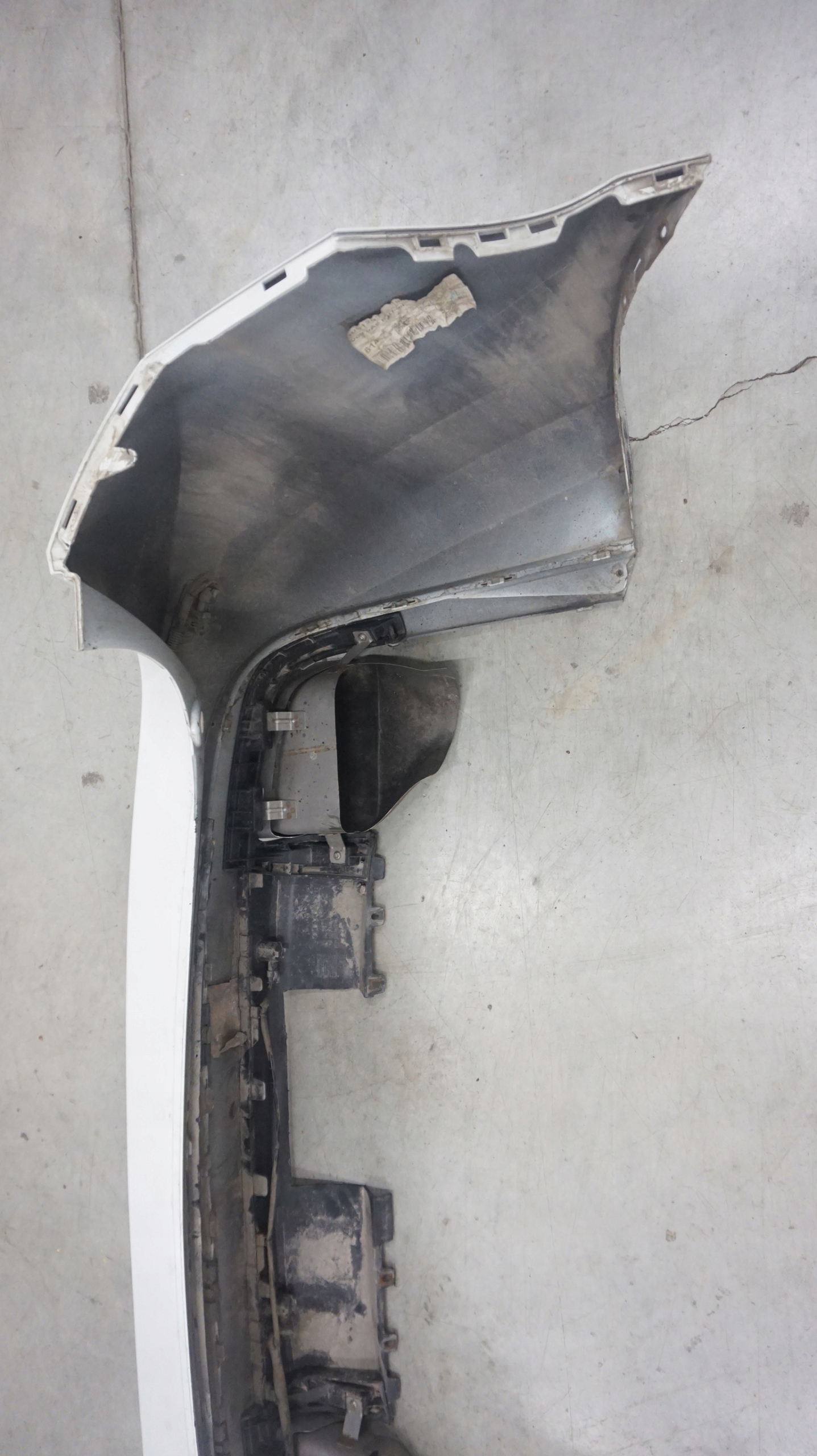 ZDERZAK TYŁ VOLVO V60 LIFT PO 2013 ROKU KOLOR 614 Strona zabudowy tył