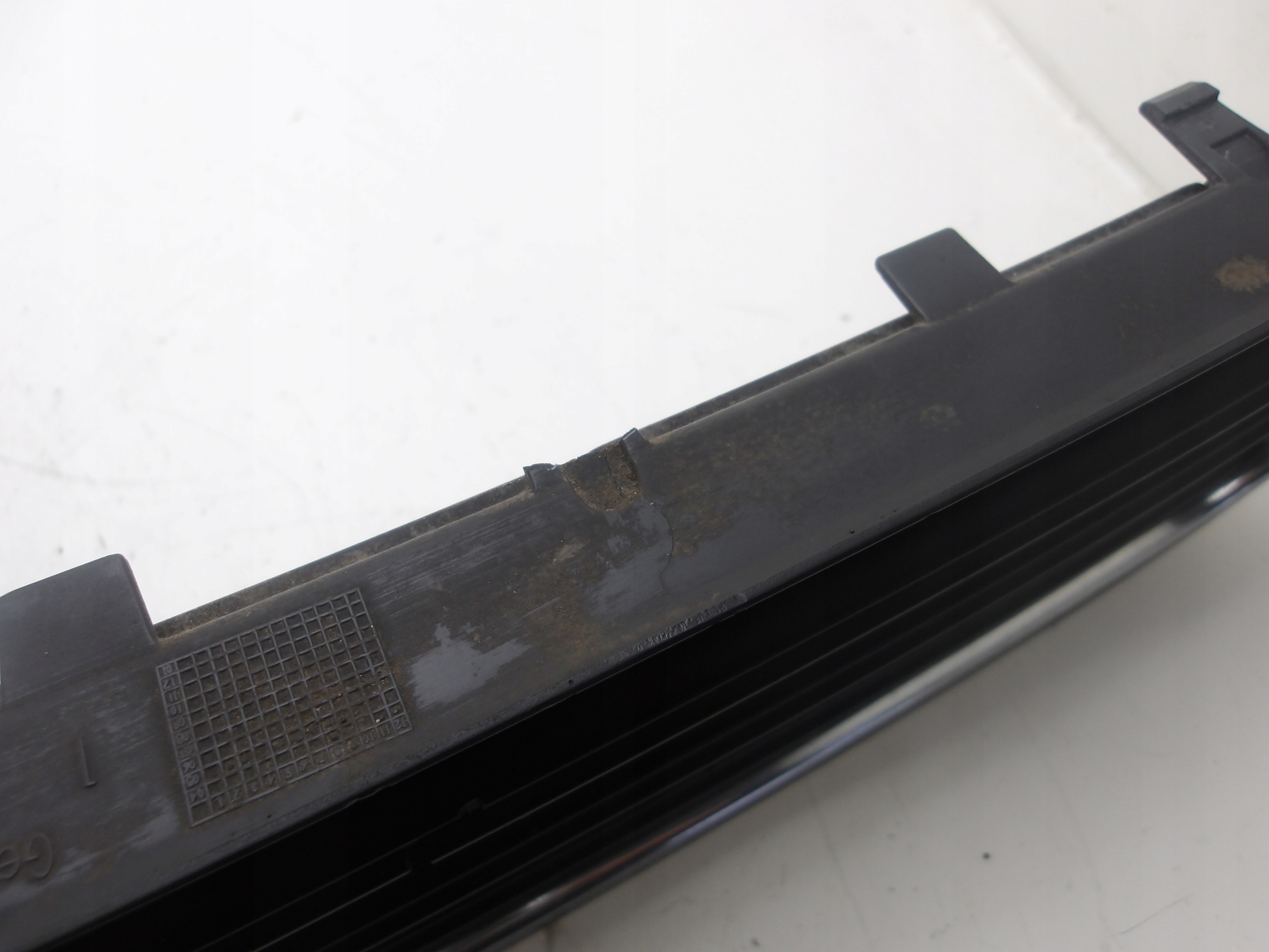 VW PASSAT B6 05-10 grid of a bumper front front CHROM 3C0853677