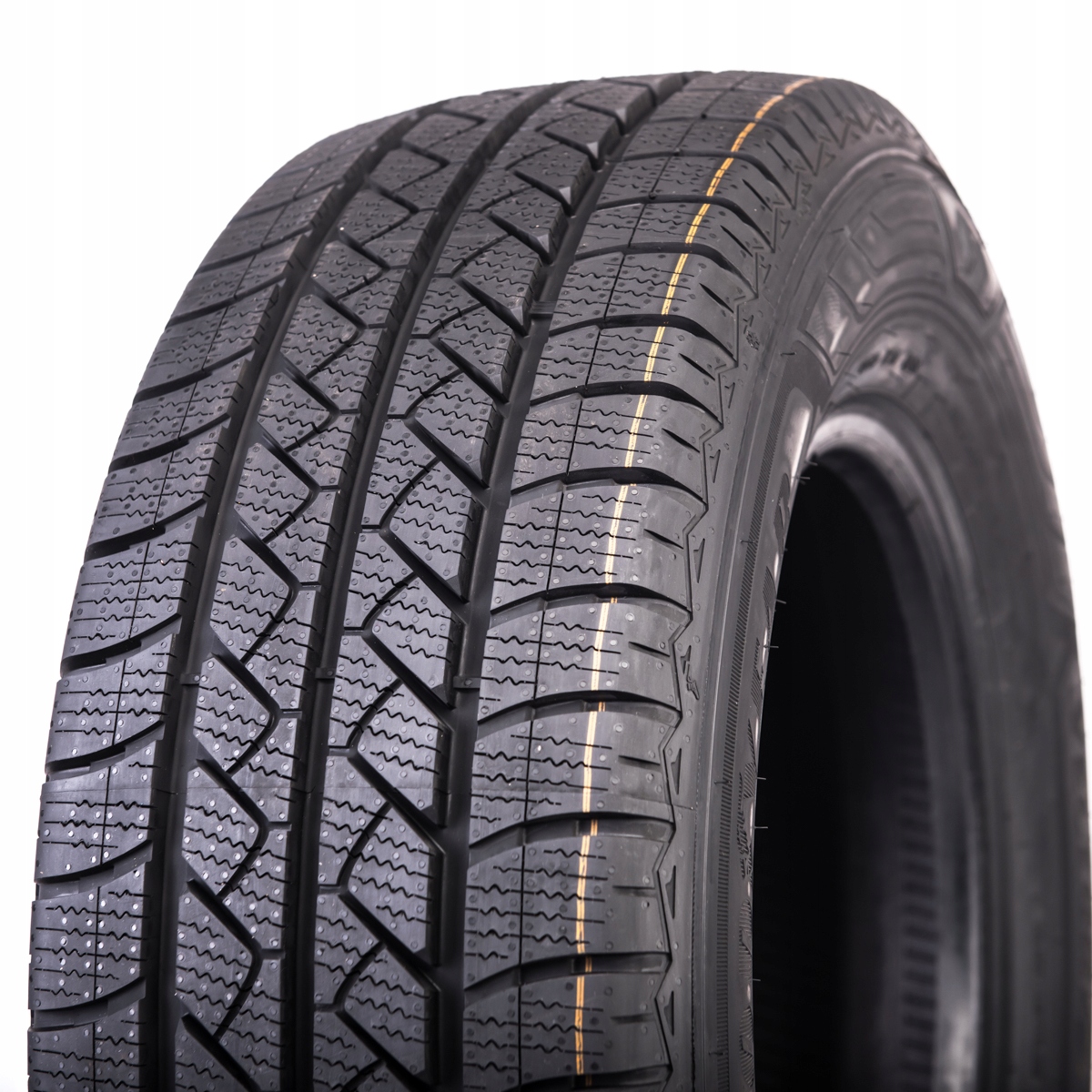 4X шини 215 / 65R16 Goodyear Vector 4S CARGO