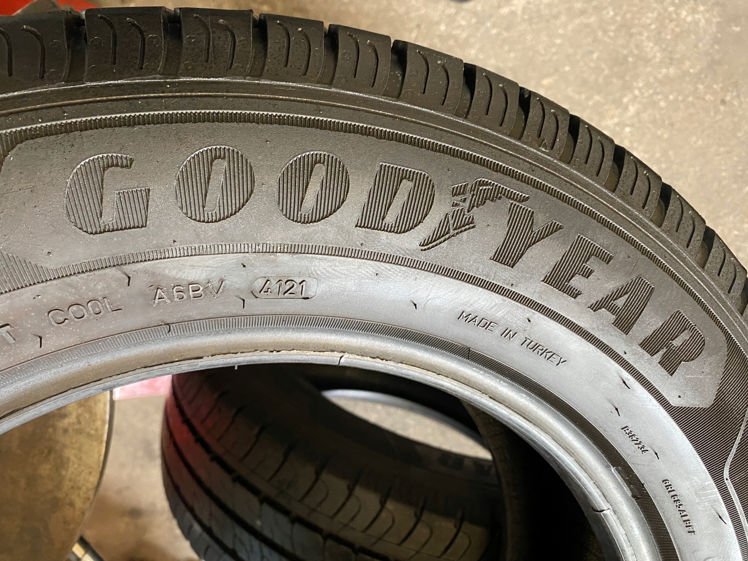 2 tyres summer 215/65R16C Goodyear EfficientGrip Cargo 8mm