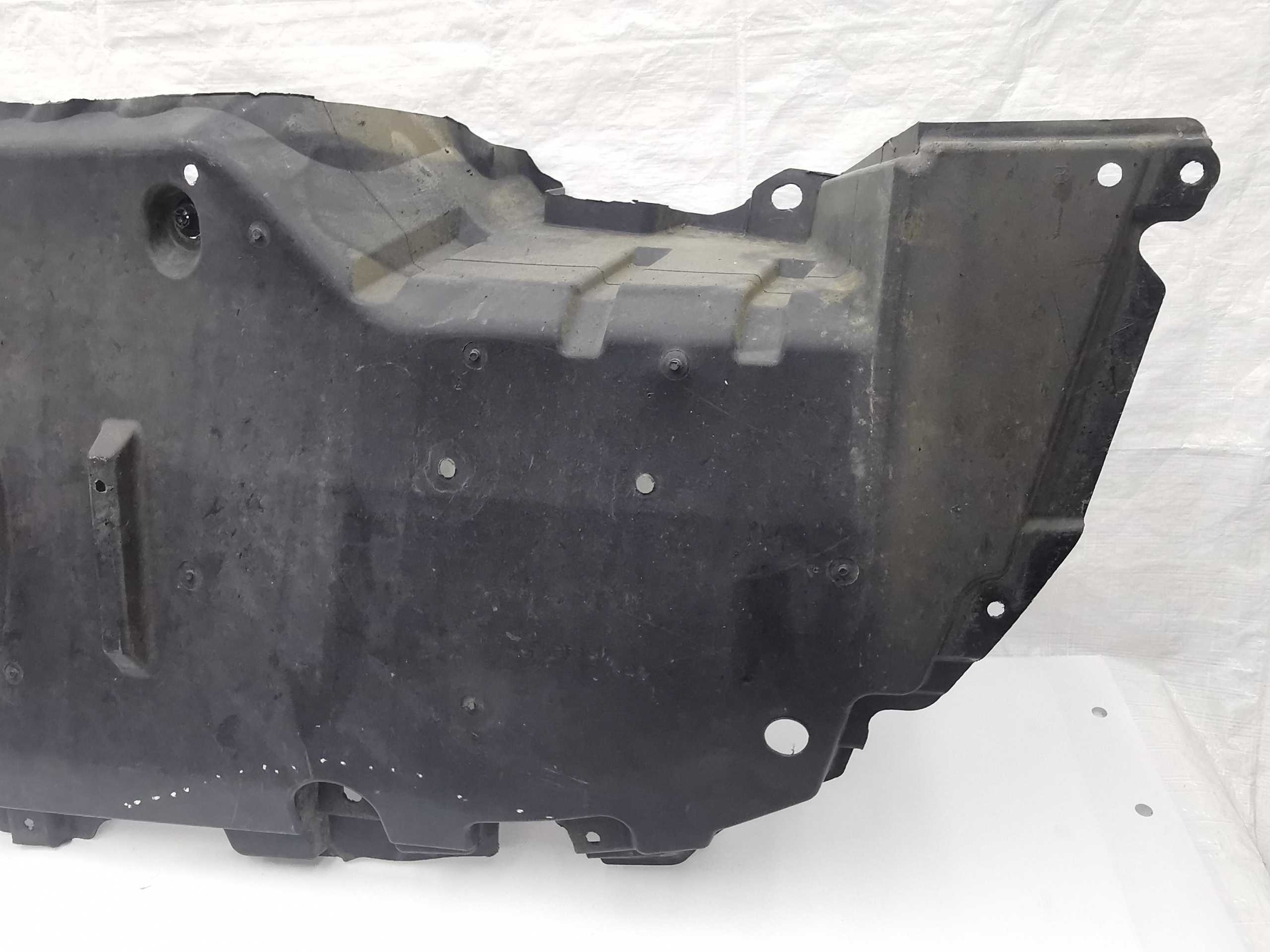 cover chassis TOYOTA AURIS II E21 / 58399-02170