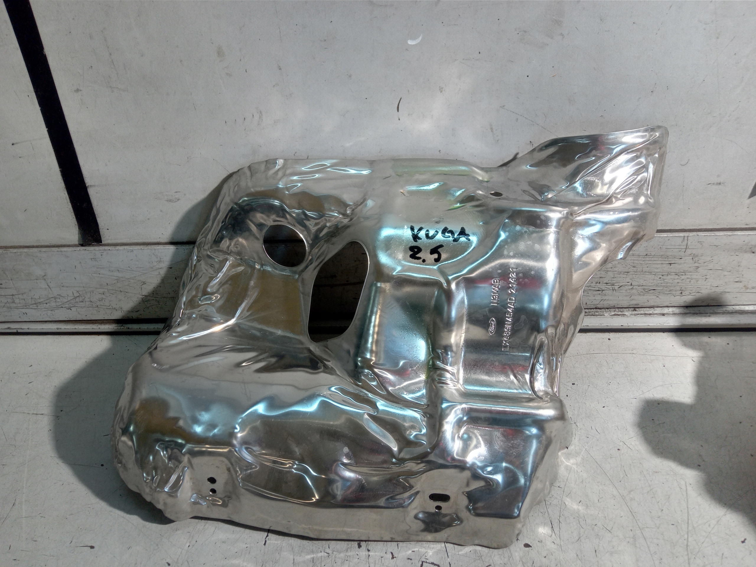 LX689N454AD - FORD KUGA MK3 2.5 FHEV ТЕПЛОВИЙ ЕКРАН LX68-AD