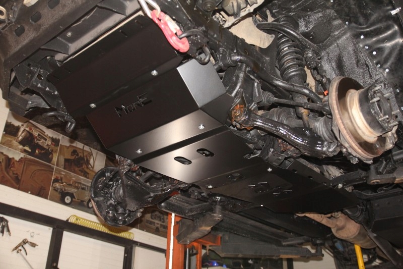 STALOWA OSŁONA PODWOZIA PRZEDNIA TOYOTA HILUX VIGO 05-14 MORE 4X4 Producent inny