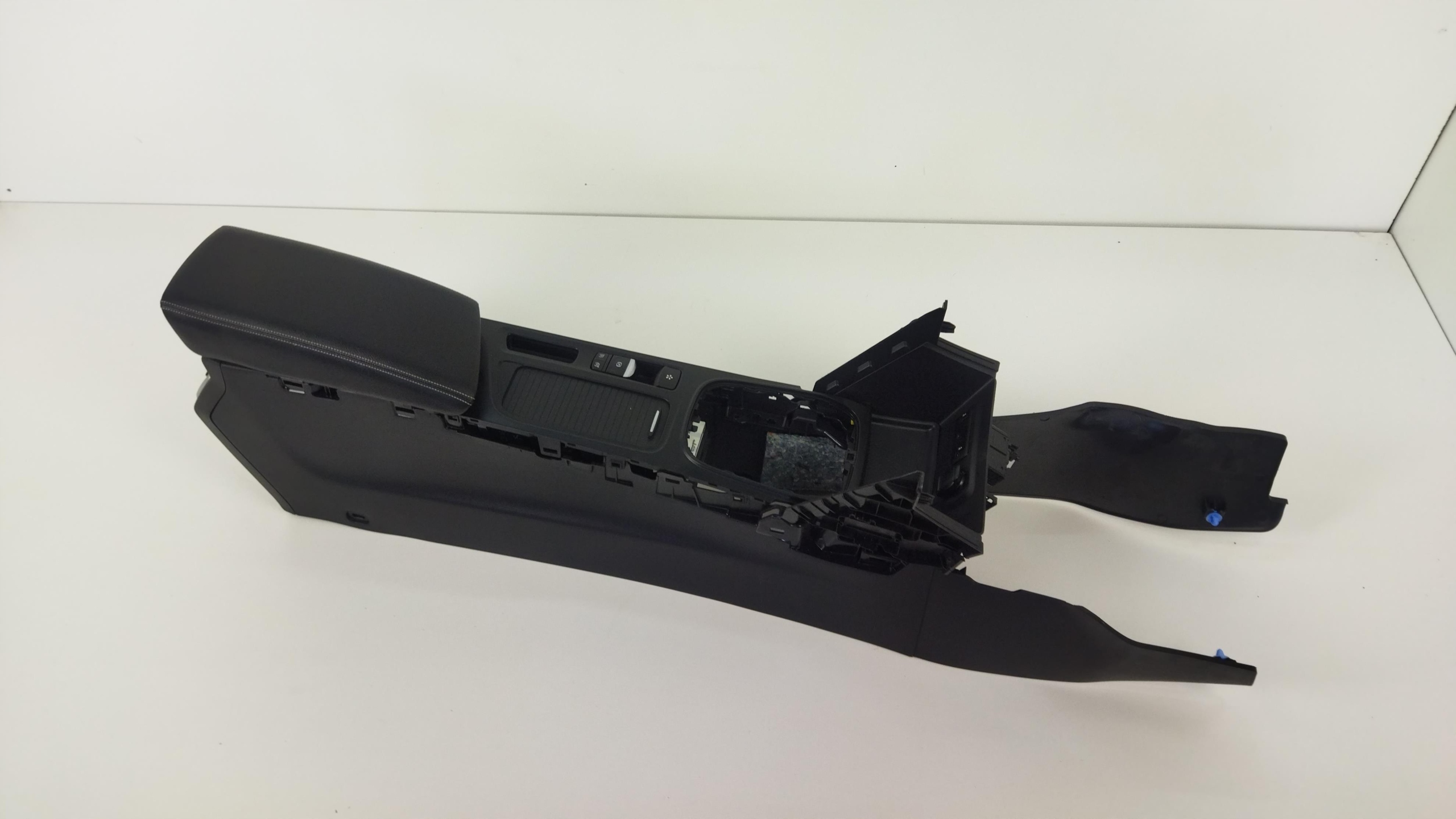 MEGANE IV TUNEL central armrest leather EUROPA