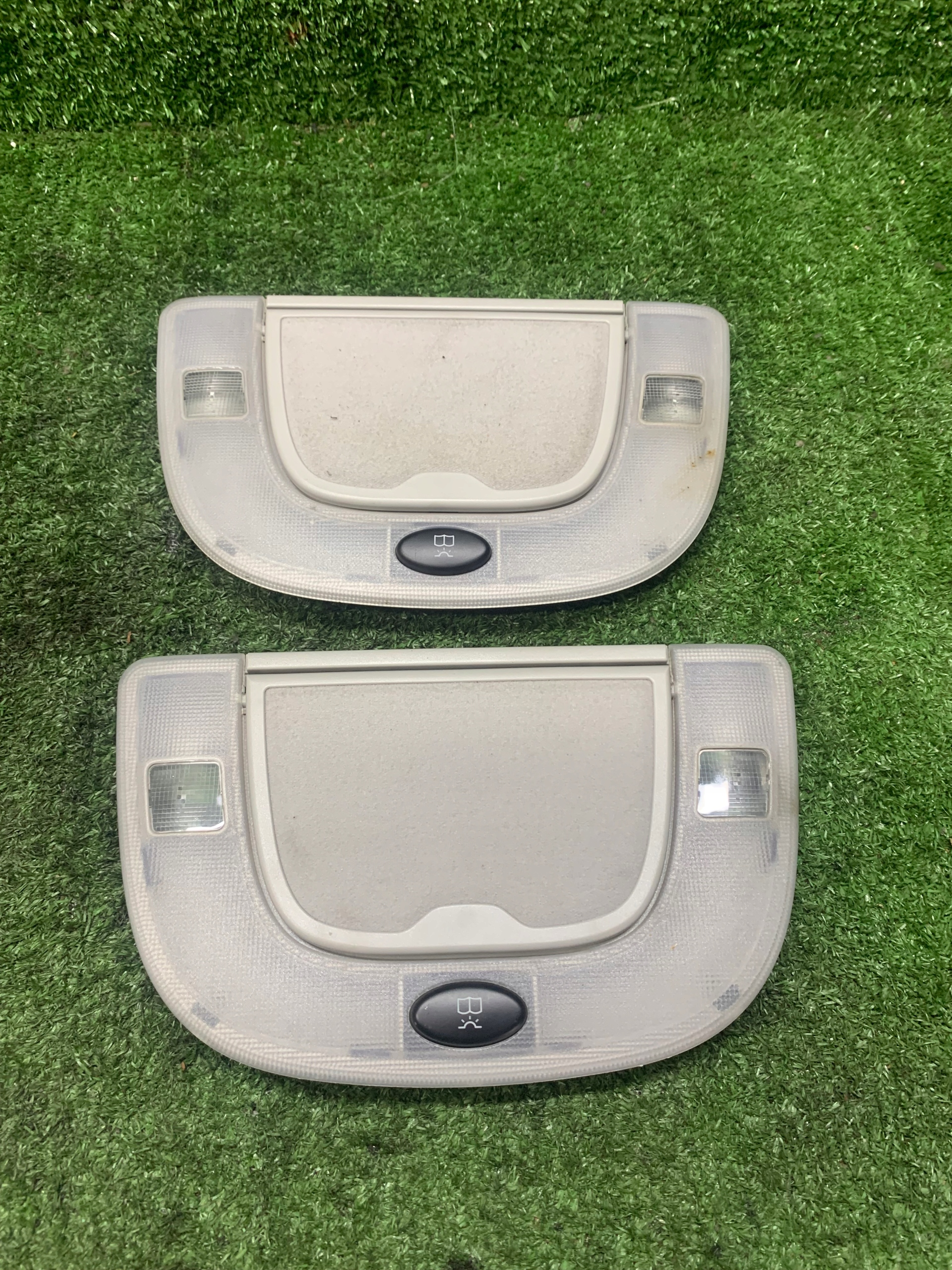 LAMPKA OŚWIETLENIE WNĘTRZA MERCEDES W220 A2208200301