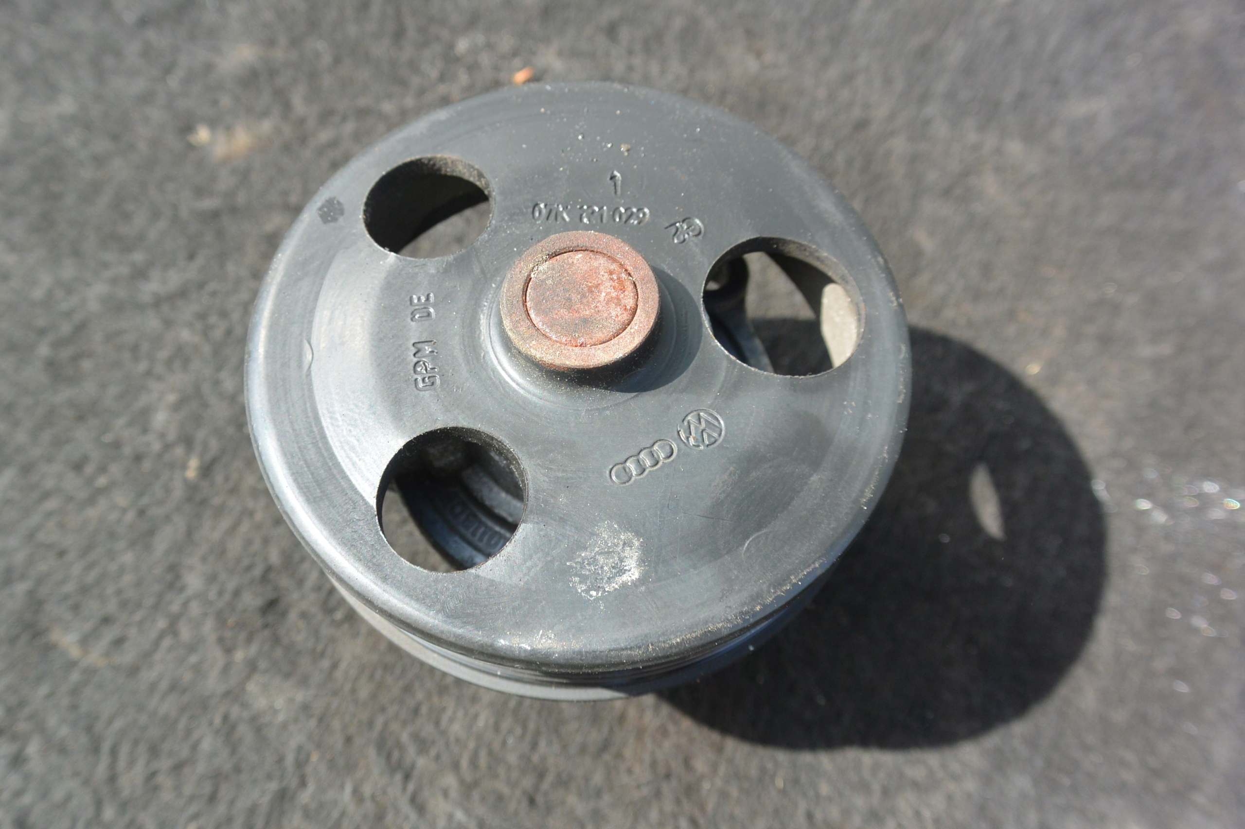water pump 2.5 SE VW PASSAT B7 JETTA BEETLE USA