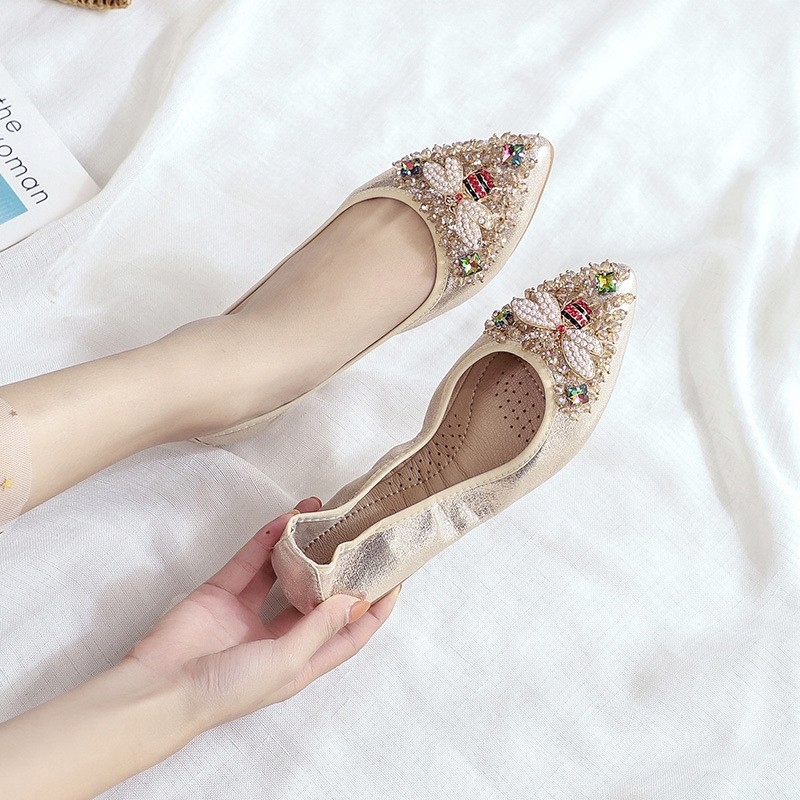 BALERINY NA NISKIM OZDOBNYM OBCASIE