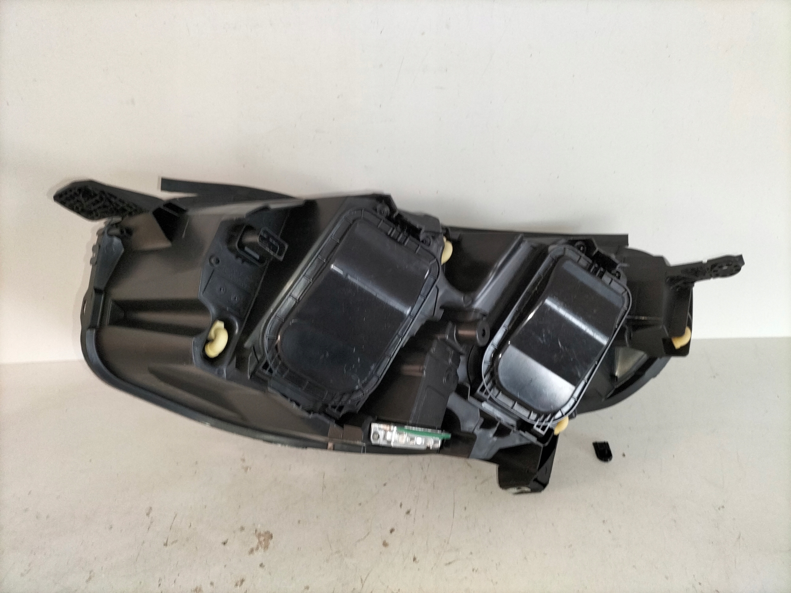 light front reflektor right OPEL ZAFIRA D 19- VIVARO C 19- XENON