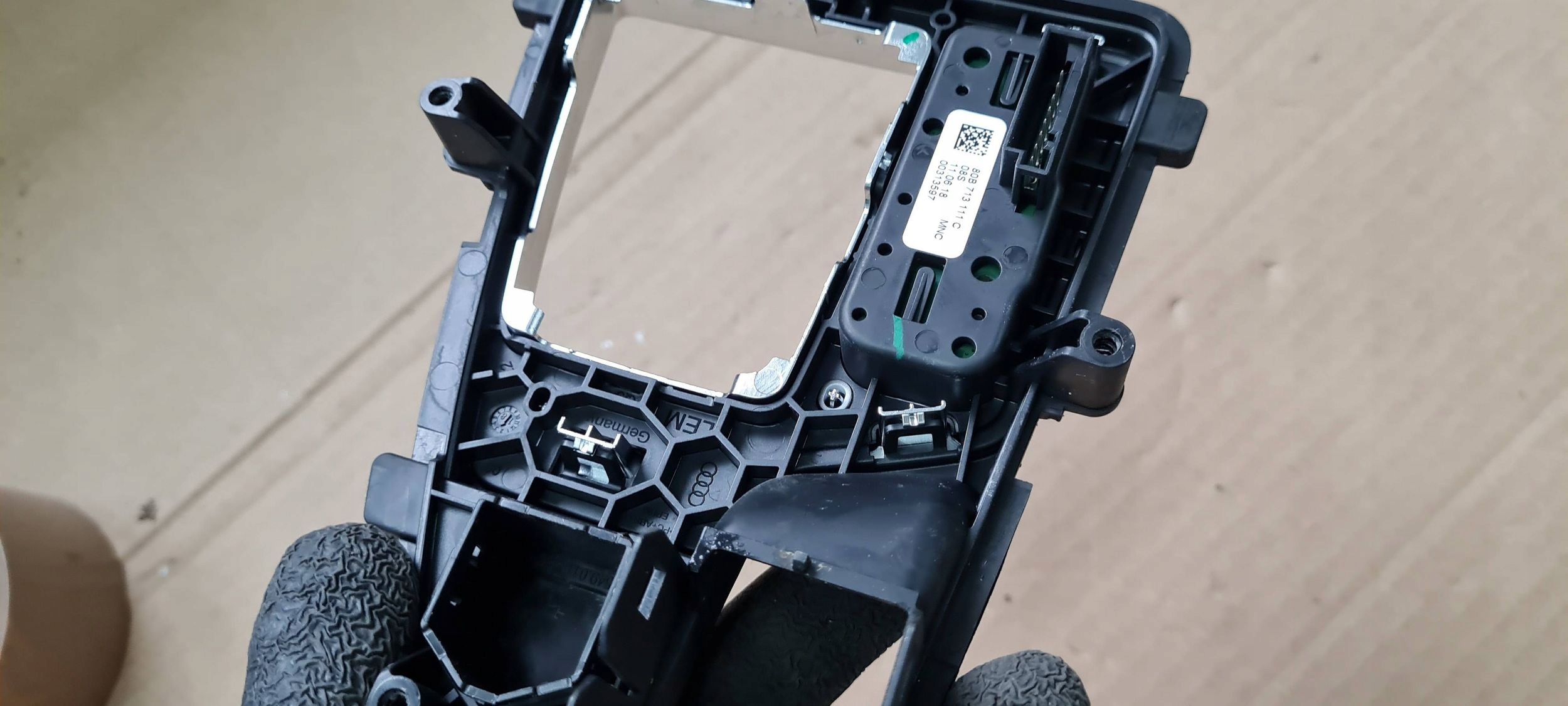 Q5 80A PANEL frame changes of the gear cover cap 80B713111C